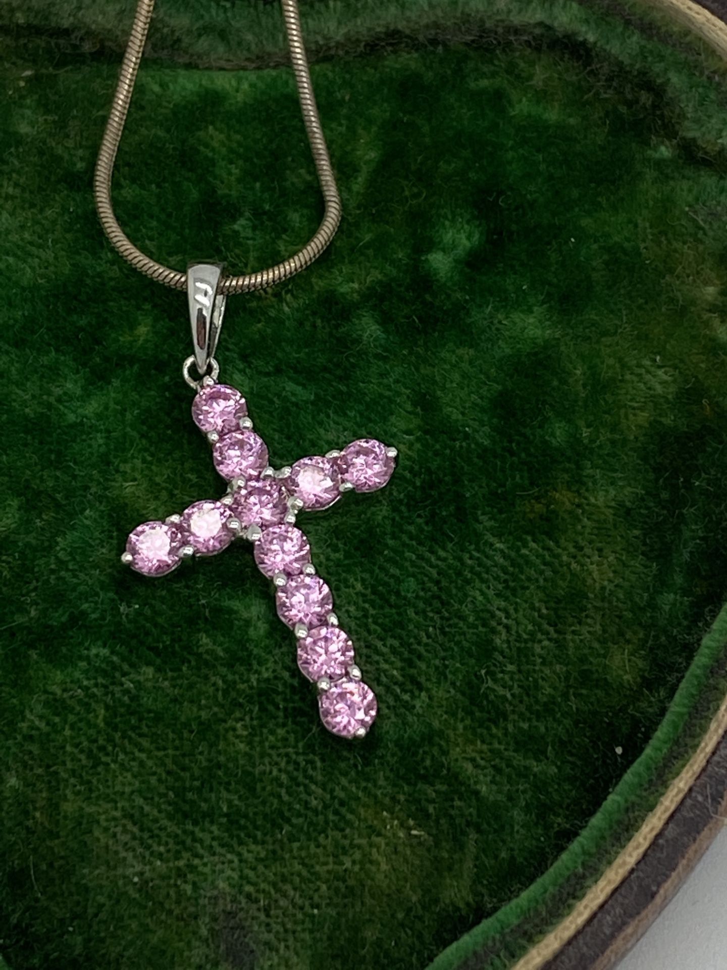 14ct WHITE GOLD PINK SAPPHIRE CROSS PENDANT WITH 925 CHAIN