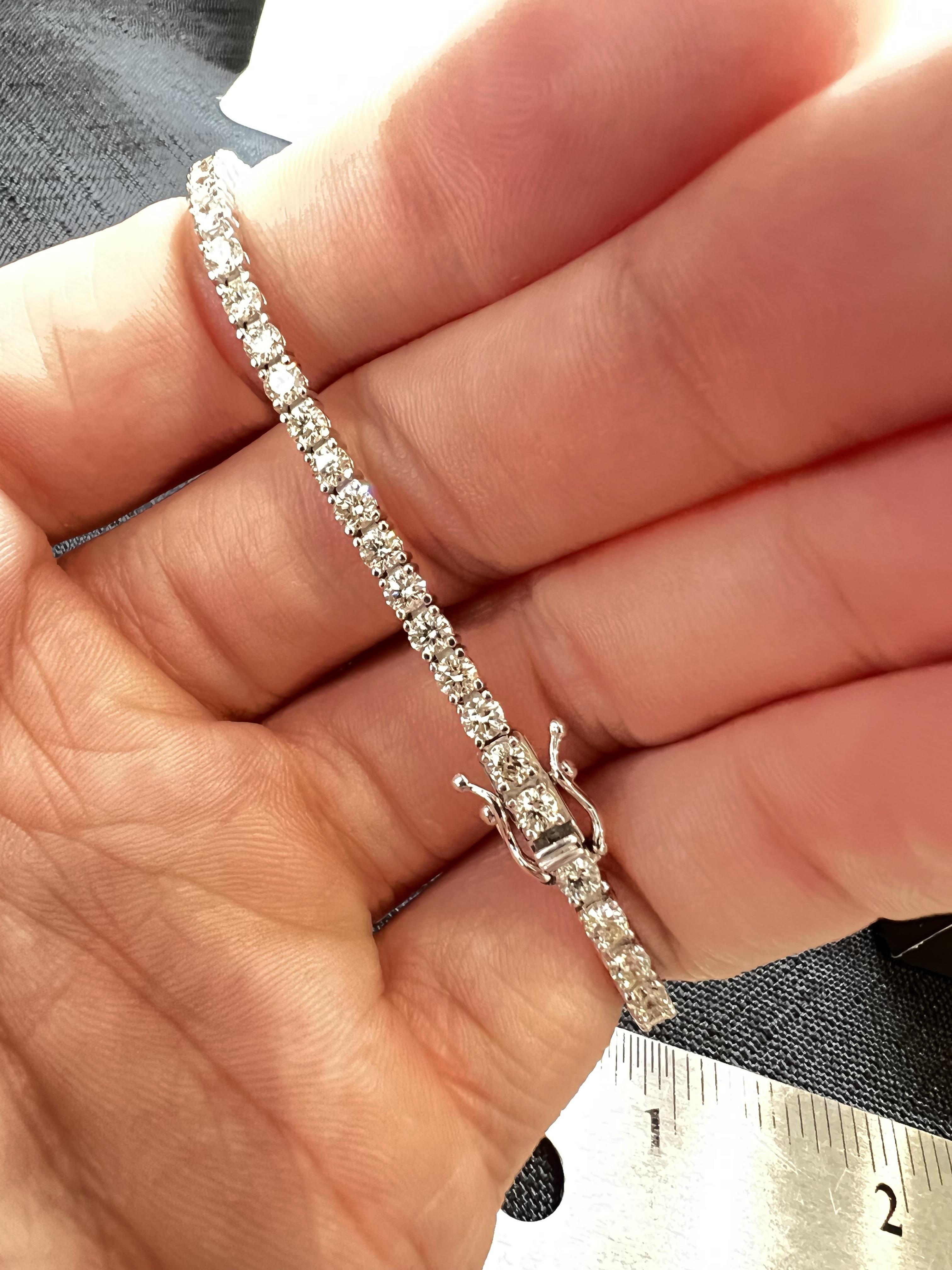 5.50CT SI DIAMOND TENNIS BRACELET IN 14K WHITE GOLD - VALUATION £7,295.00 - Image 4 of 6