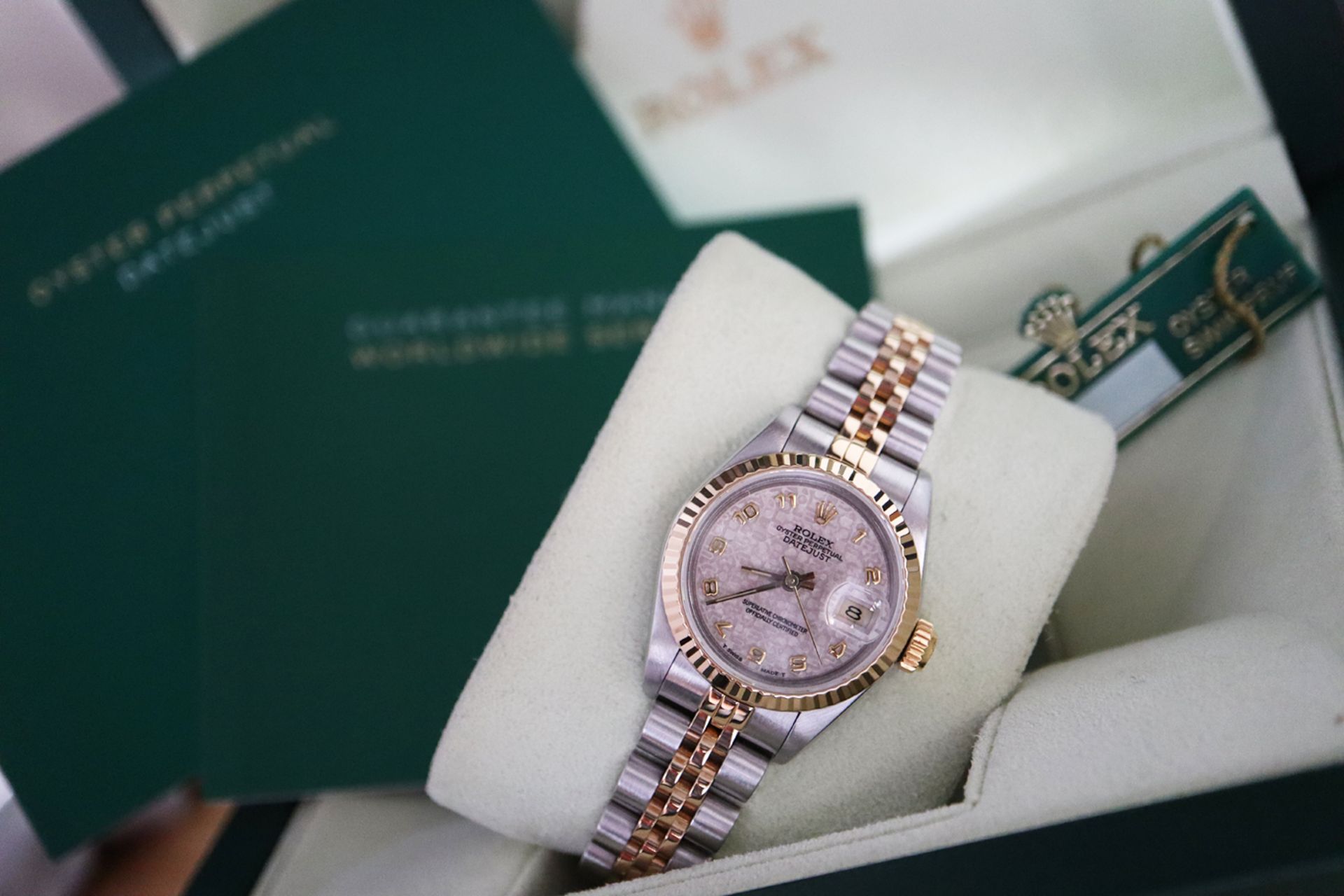 *BOX & PAPERS* ROLEX DATEJUST 18K YELLOW GOLD & STEEL REF. 69173 26MM LADIES MODEL - Image 3 of 6