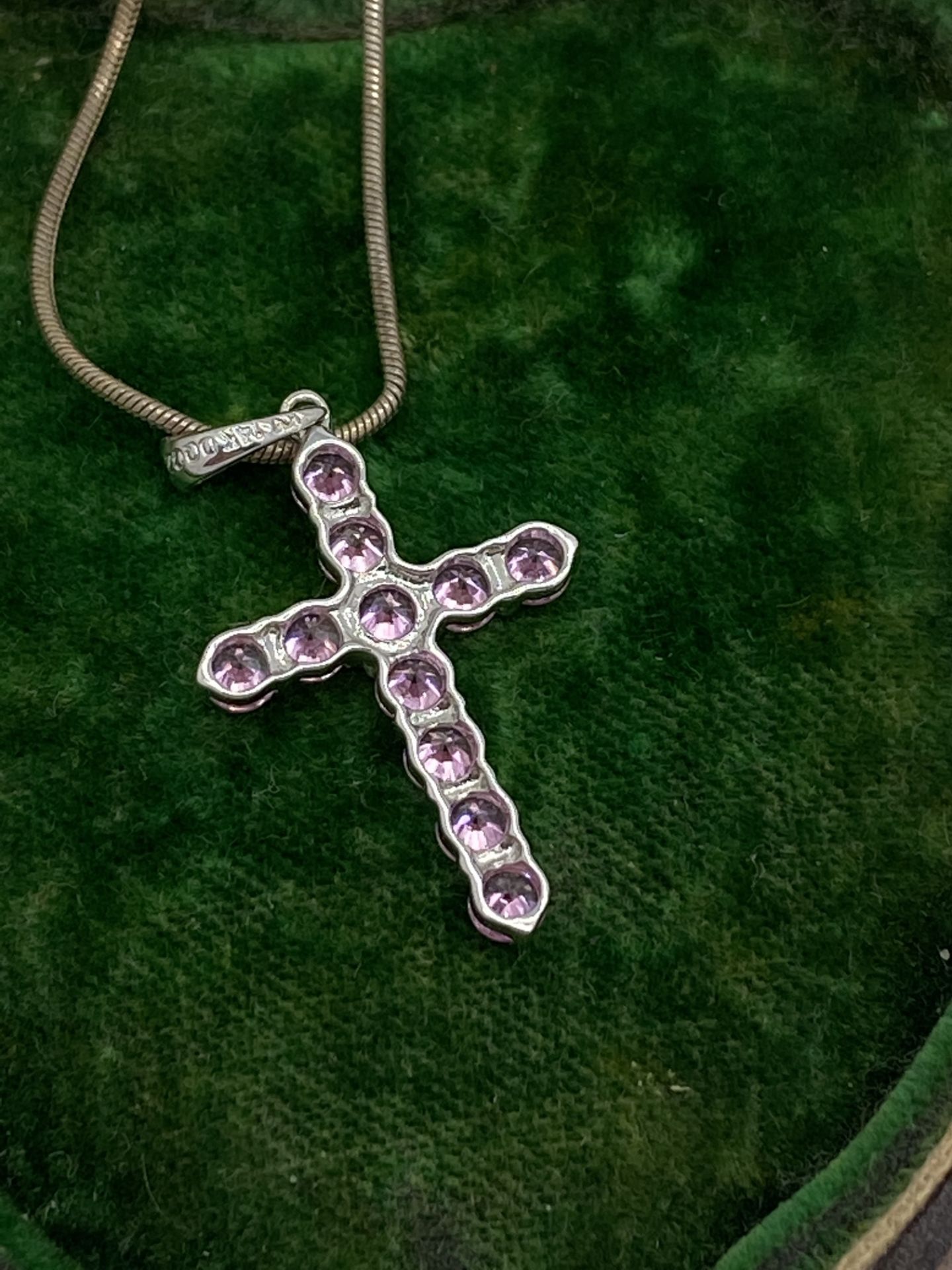 14ct WHITE GOLD PINK SAPPHIRE CROSS PENDANT WITH 925 CHAIN - Image 3 of 3