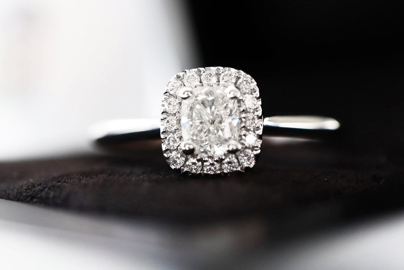 *GIA* CERTIFICATED 'VVS' CUSHION CUT DIAMOND RING - 18K WHITE GOLD - HALO SET - Image 2 of 5