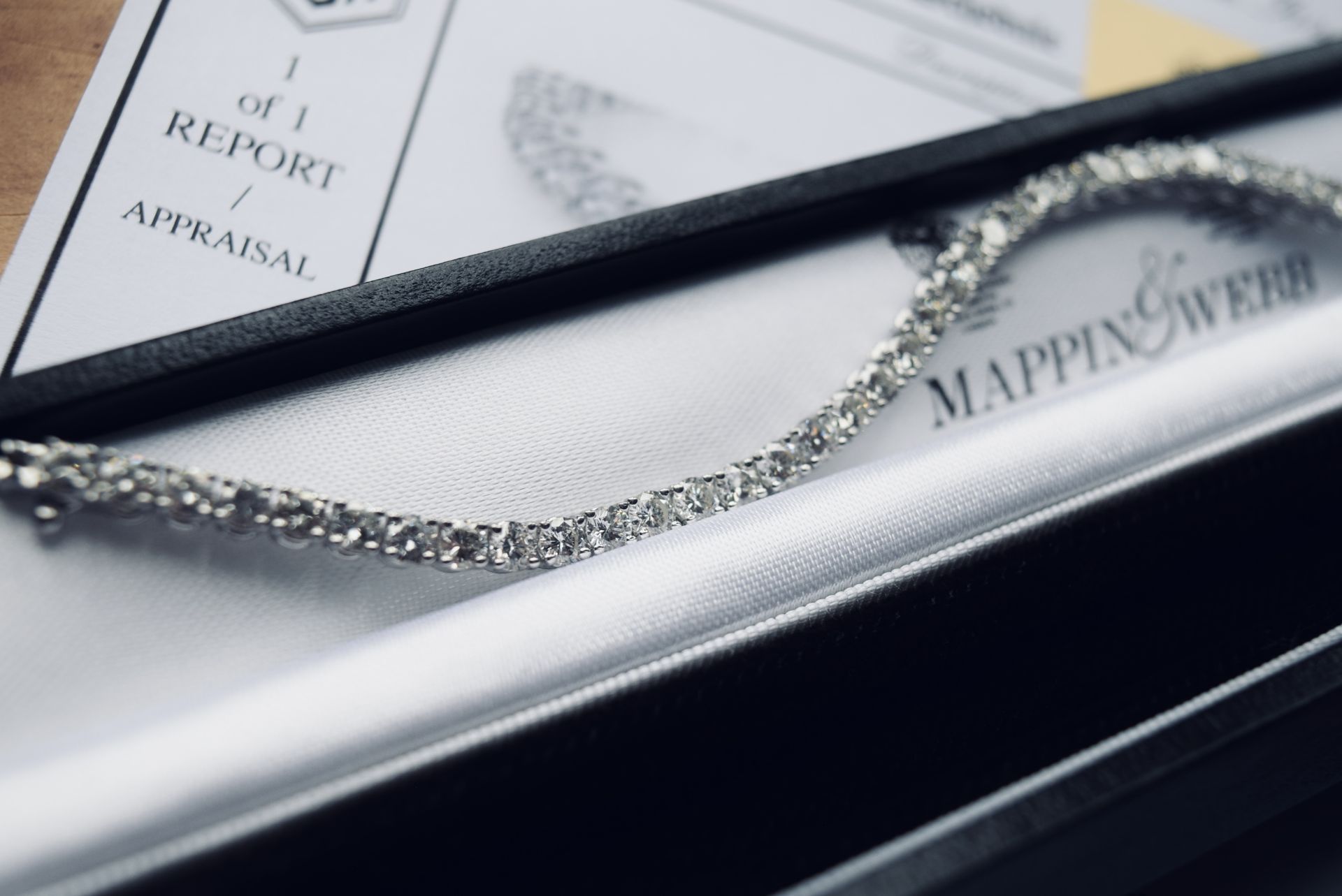 FINE 14CT WHITE GOLD 11.00CT VS-F DIAMOND TENNIS BRACELET (Retail Insurance Value: £20,000.00) - Image 6 of 8