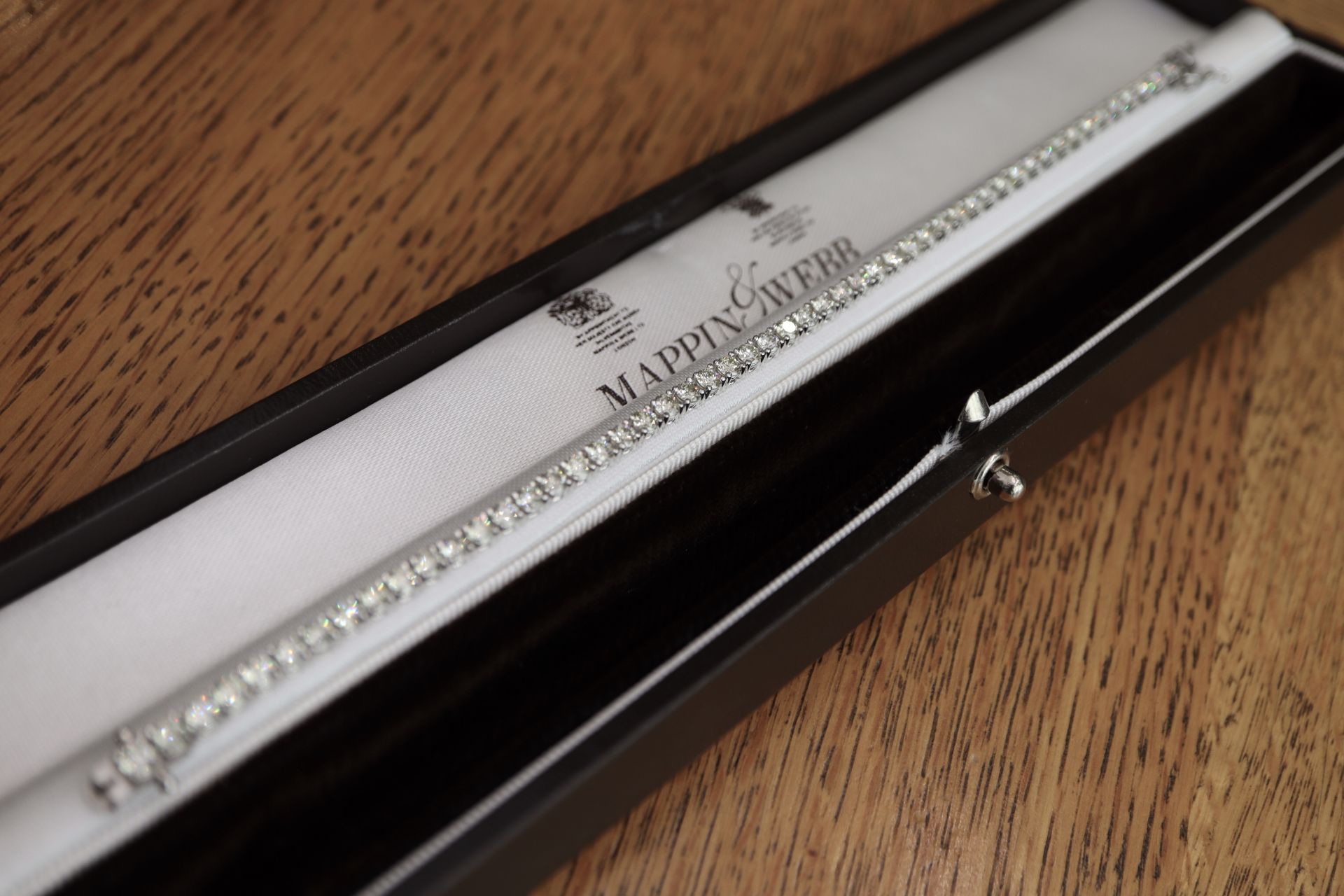 5.50CT DIAMOND TENNIS BRACELET (VS CLARITY DIAMONDS APPROX.) IN 14K WHITE GOLD - Image 4 of 5