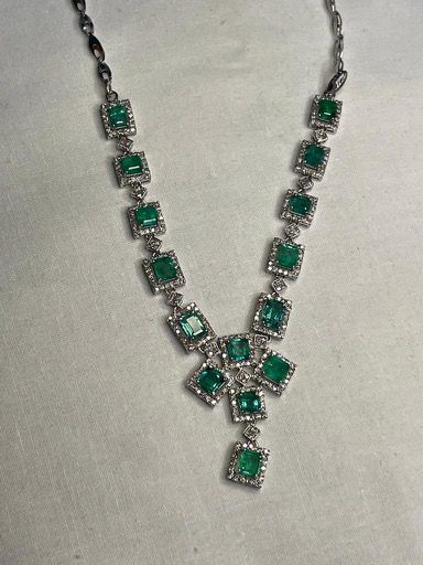 FINE 11.77ct CERTIFIED EMERALD & 3.96ct DIAMOND NECKLACE SET IN 18ct GOLD - Image 5 of 5