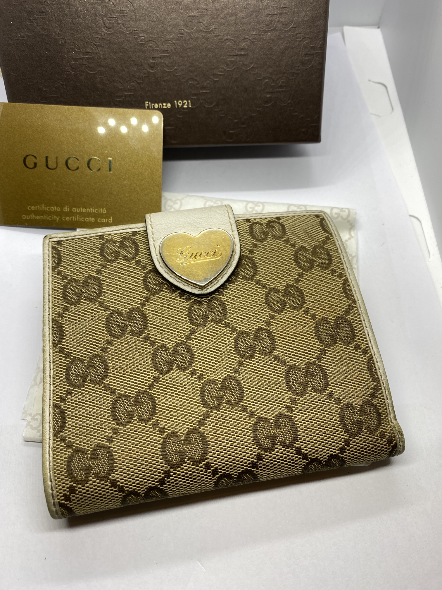 VINTAGE GUCCI GG LOGO HEART PURSE WITH BOX ETC - Image 3 of 7
