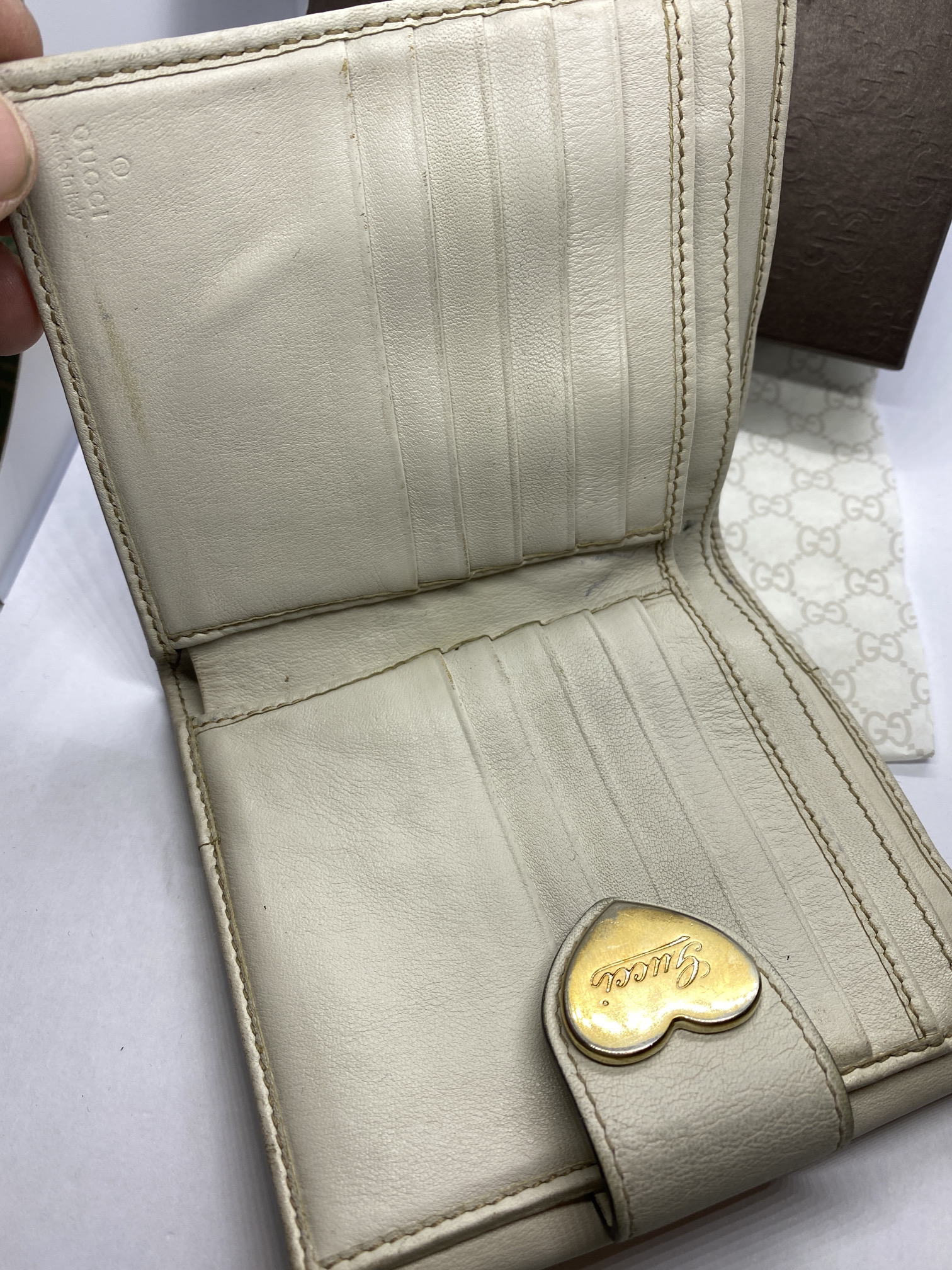 VINTAGE GUCCI GG LOGO HEART PURSE WITH BOX ETC - Image 2 of 7