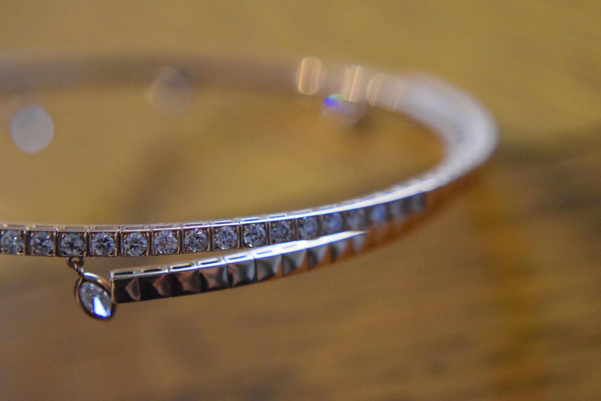 BEAUTIFUL 18K ROSE GOLD 3.50CT VS DIAMOND BRACELET/ BANGLE (STRETCH FIT) - Image 5 of 6