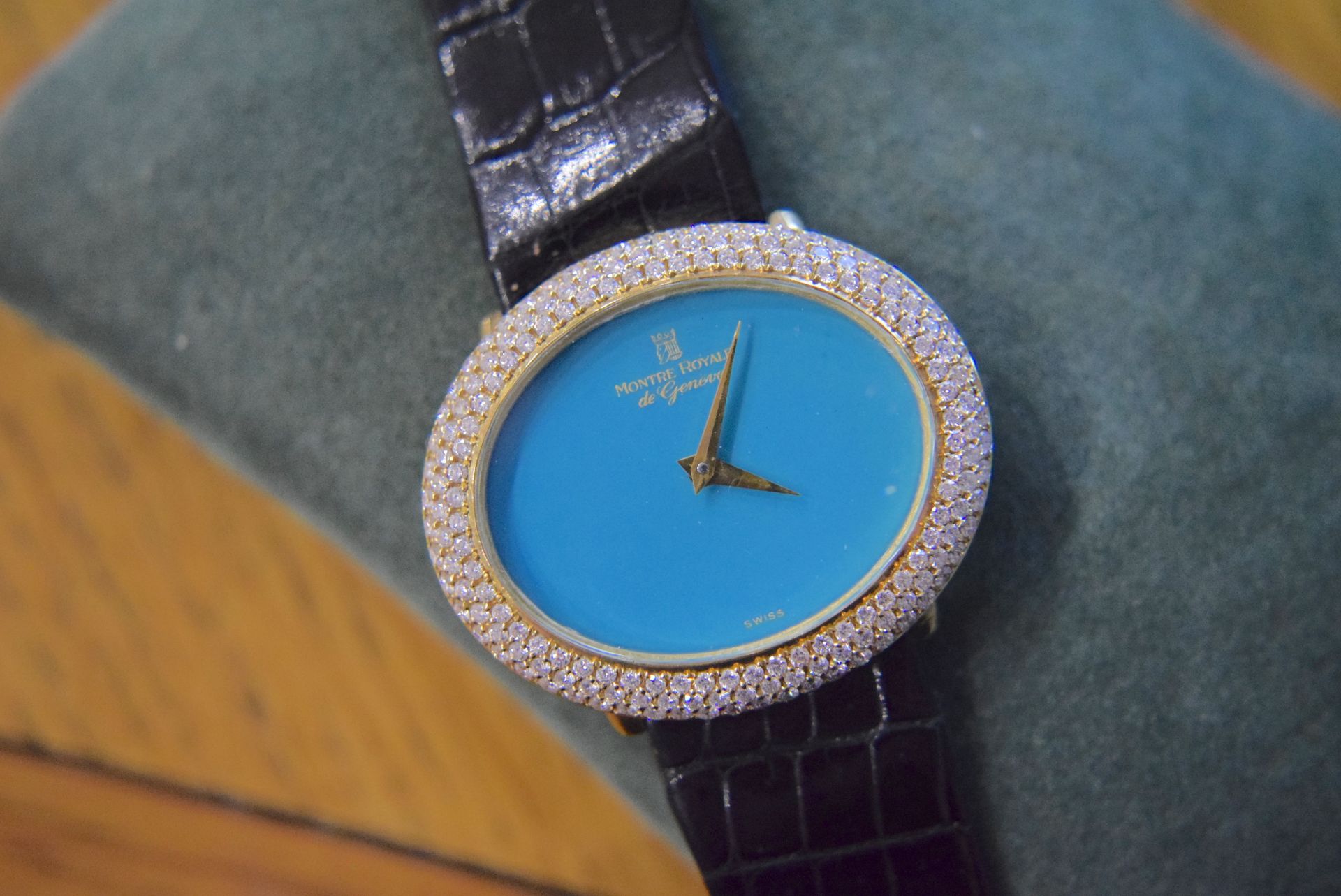 MONTRE ROYALE OF GENEVE GOLD AND DIAMOND WRISTWATCH (TURQUOISE DIAL)