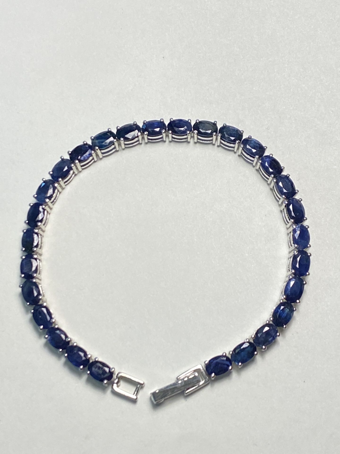 APPROX 8.00ct NATURAL BLUE SAPPHIRE SET TENNIS BRA - Image 2 of 2