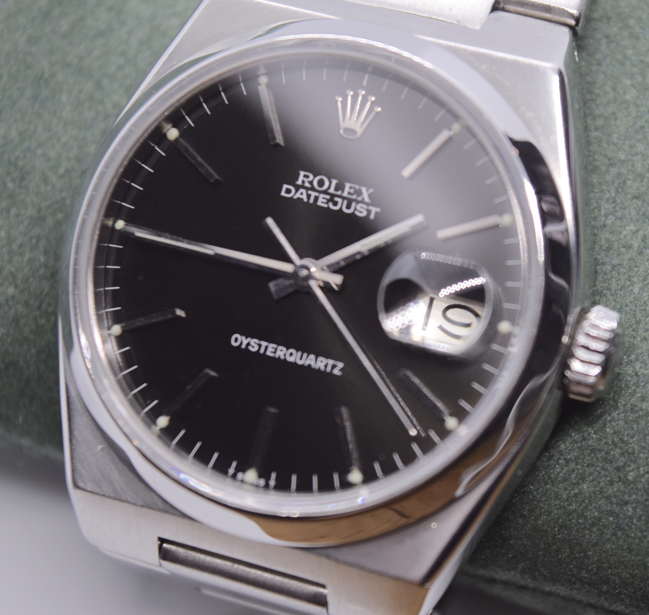 STEEL ROLEX DATEJUST OYSTERQUARTZ REF. 17000 (BLACK DIAL) - 36MM