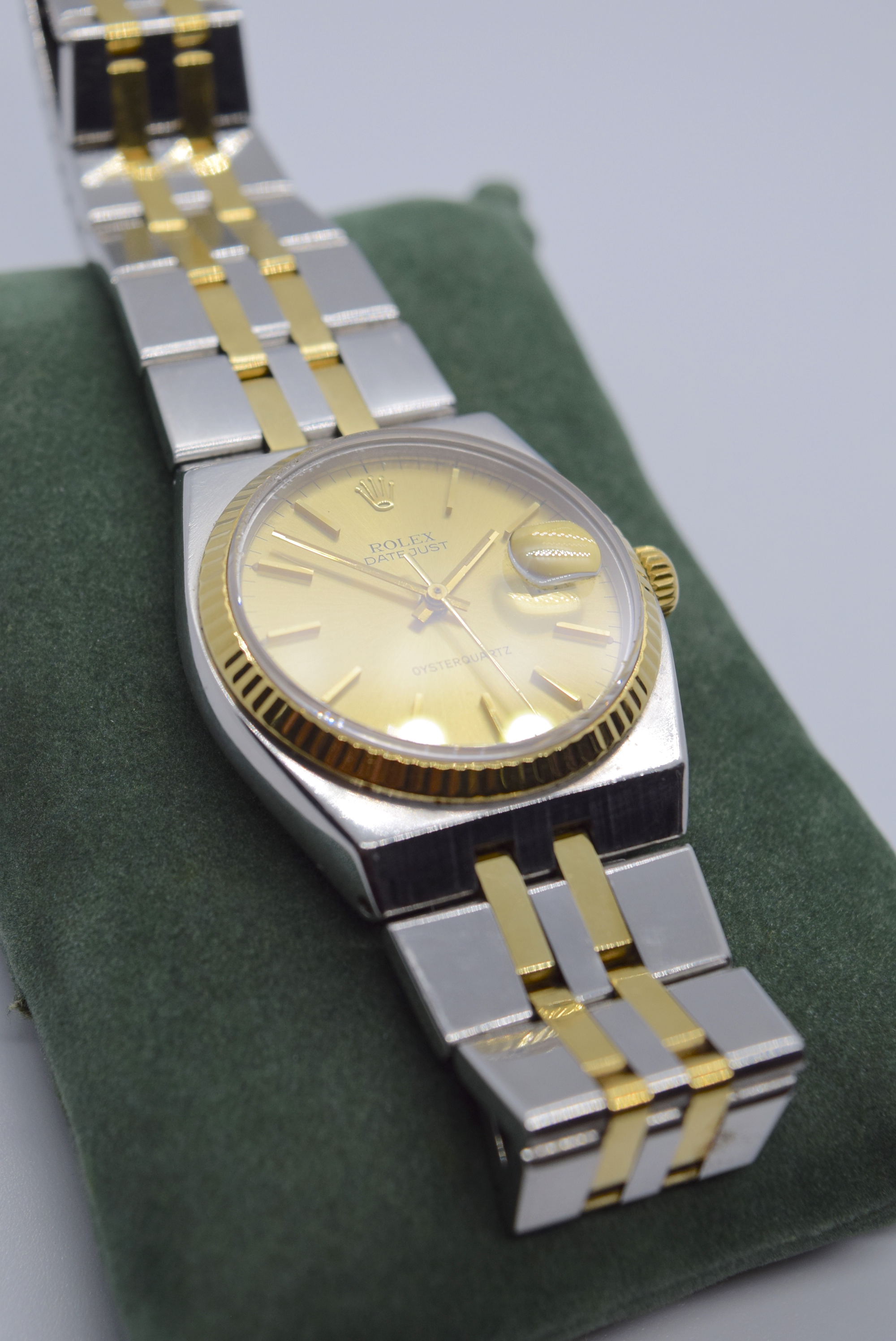 18K/ STEEL ROLEX DATEJUST OYSTERQUARTZ REF. 17013 (CHAMPAGNE DIAL) - 36MM - Image 4 of 9