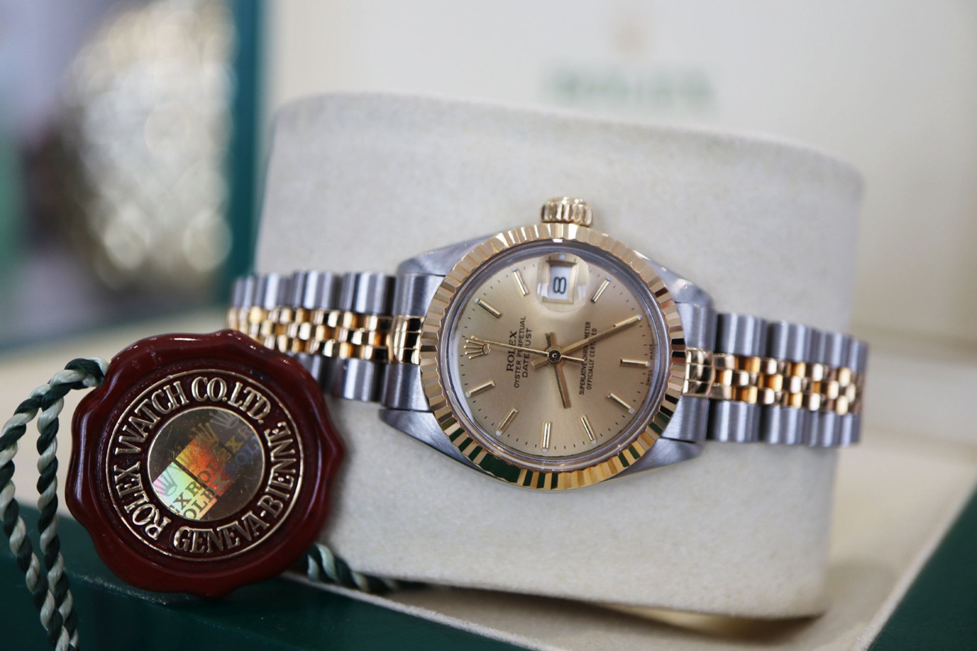 ROLEX DATEJUST 18K / STEEL *CHAMPAGNE* - BOX SET / BOOKLETS / TAGS - Image 5 of 13