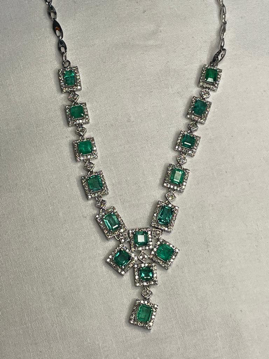 FINE 11.77ct CERTIFIED EMERALD & 3.96ct DIAMOND NECKLACE SET IN 18ct GOLD - Image 3 of 5