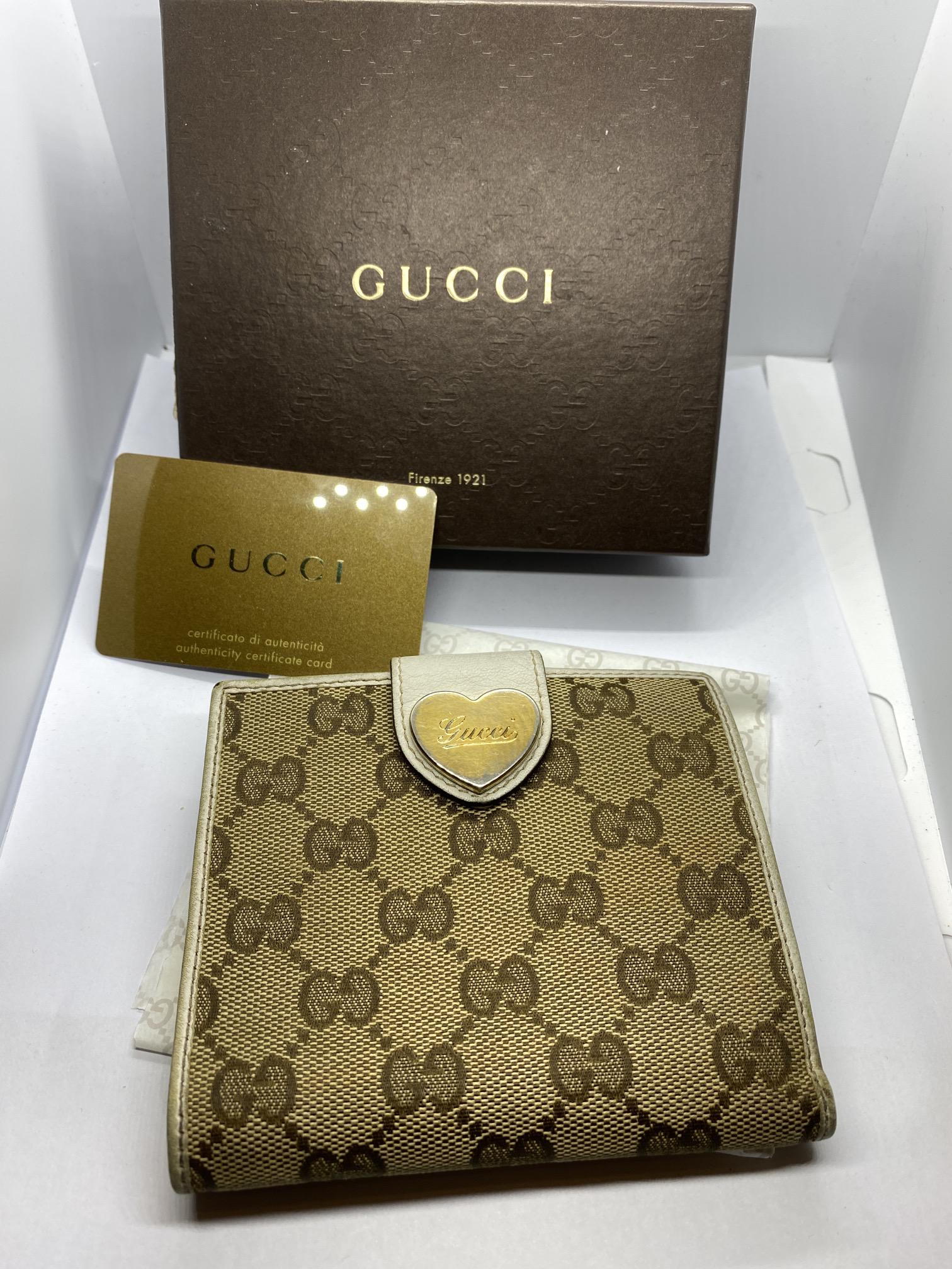 VINTAGE GUCCI GG LOGO HEART PURSE WITH BOX ETC