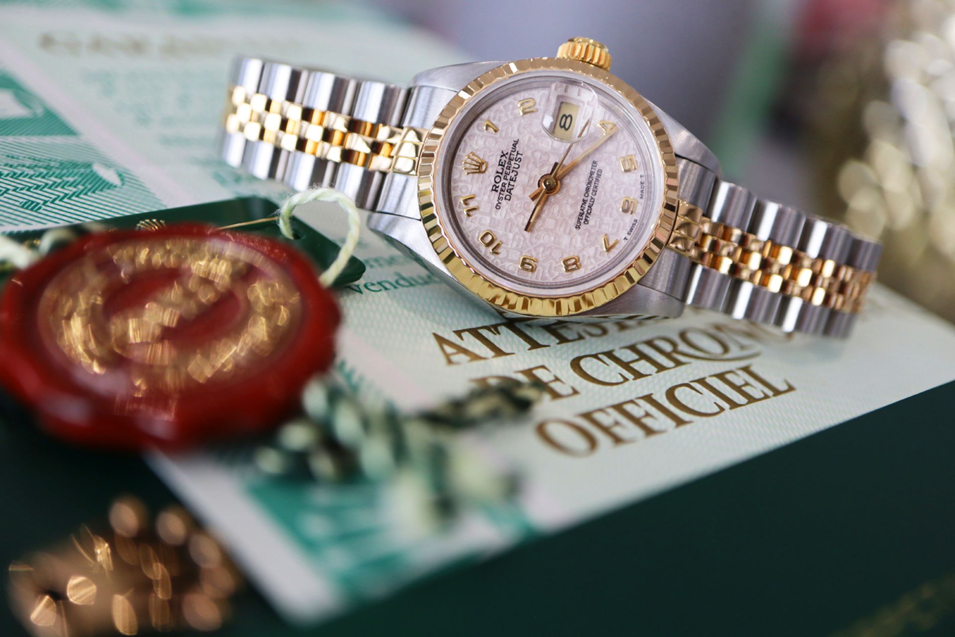 *BOX & PAPERS* ROLEX DATEJUST 18K YELLOW GOLD & STEEL REF. 69173 26MM LADIES MODEL