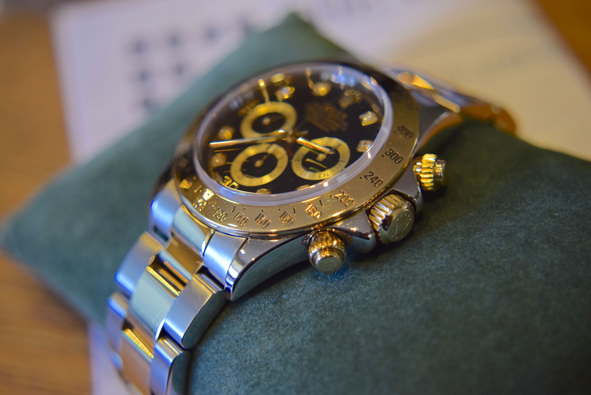 ROLEX DAYTONA 18K YELLOW GOLD/ STEEL REF. 16523 (U SERIAL) WITH WATCH REGISTER CERTIFICATE - Image 6 of 9