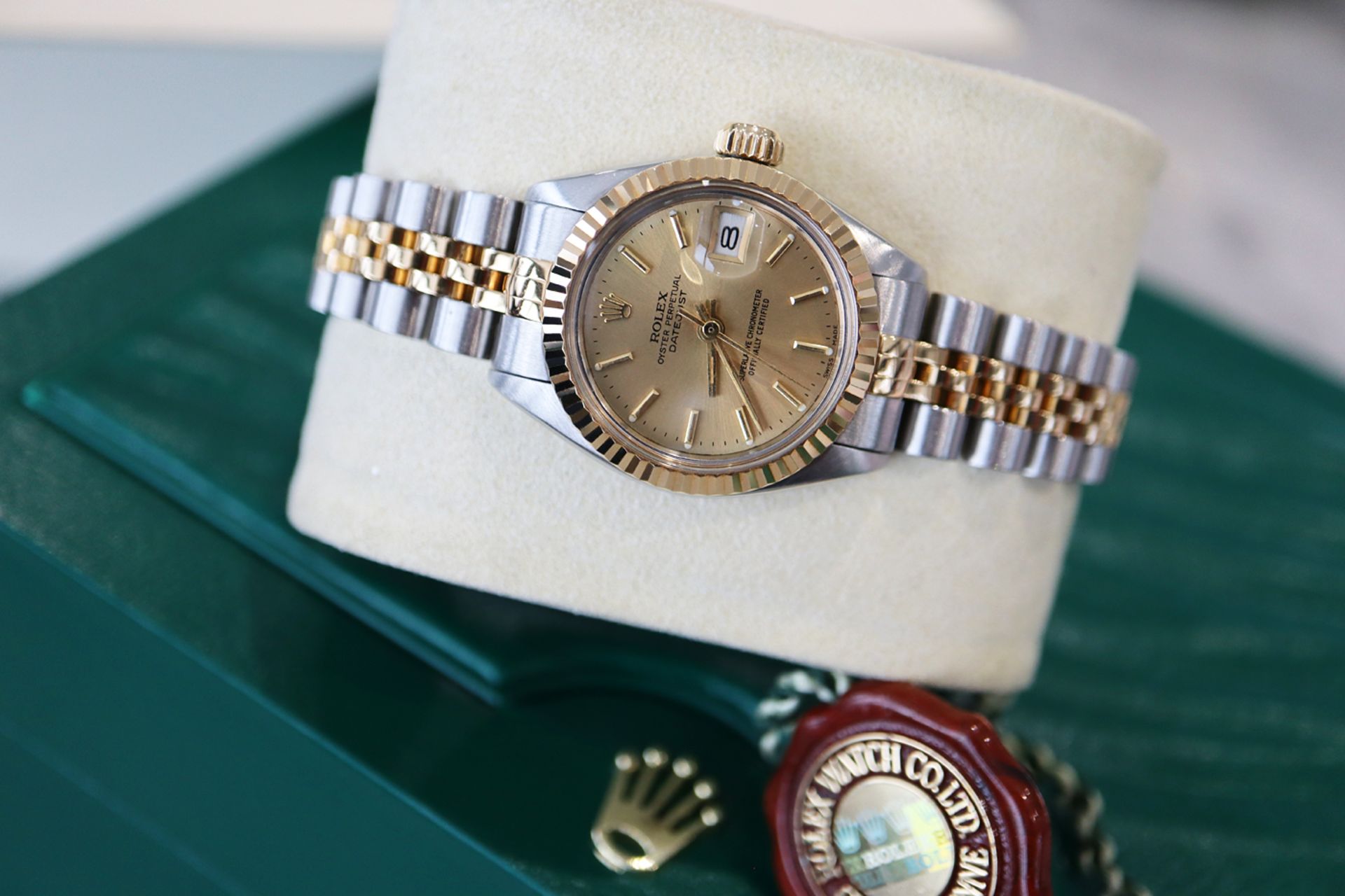 ROLEX DATEJUST 18K / STEEL *CHAMPAGNE* - BOX SET / BOOKLETS / TAGS - Image 10 of 13