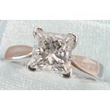 1.02CT DIAMOND RING IN 18K WHITE GOLD (SIZE N)