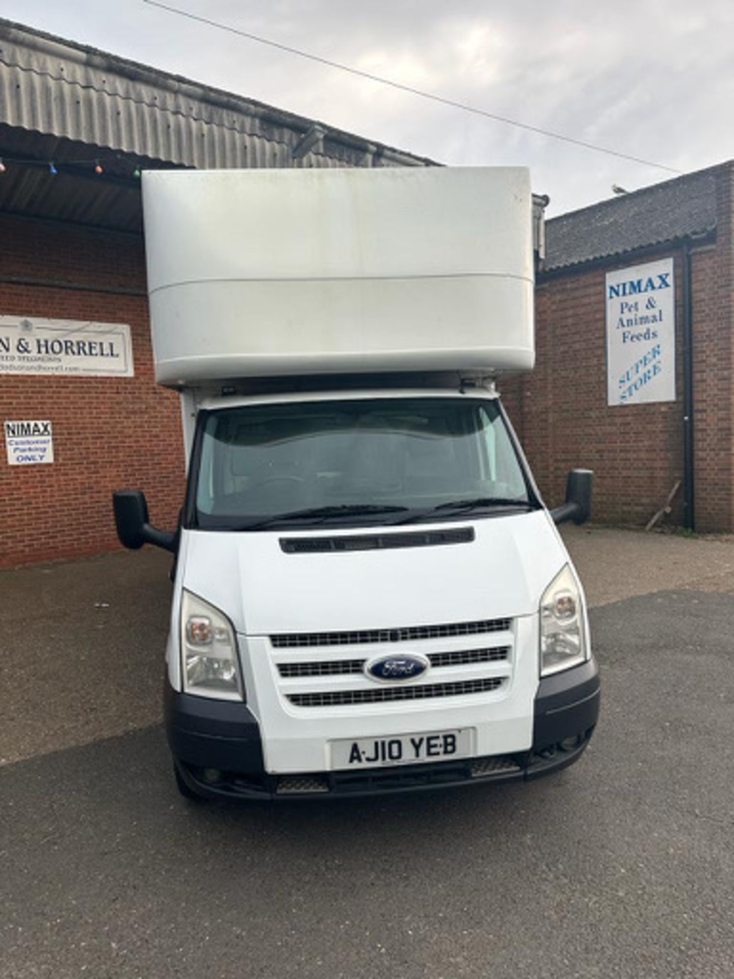 2010 FORD TRANSIT LUTON WITH TAIL LIFT - 2024 MOT - Image 2 of 15