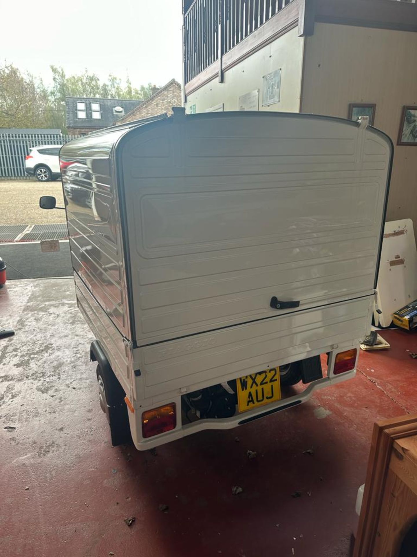 2022 PIAGGIO APE 50 VAN AS NEW WITH 26 MILES ON CLOCK - PETROL - Image 3 of 13