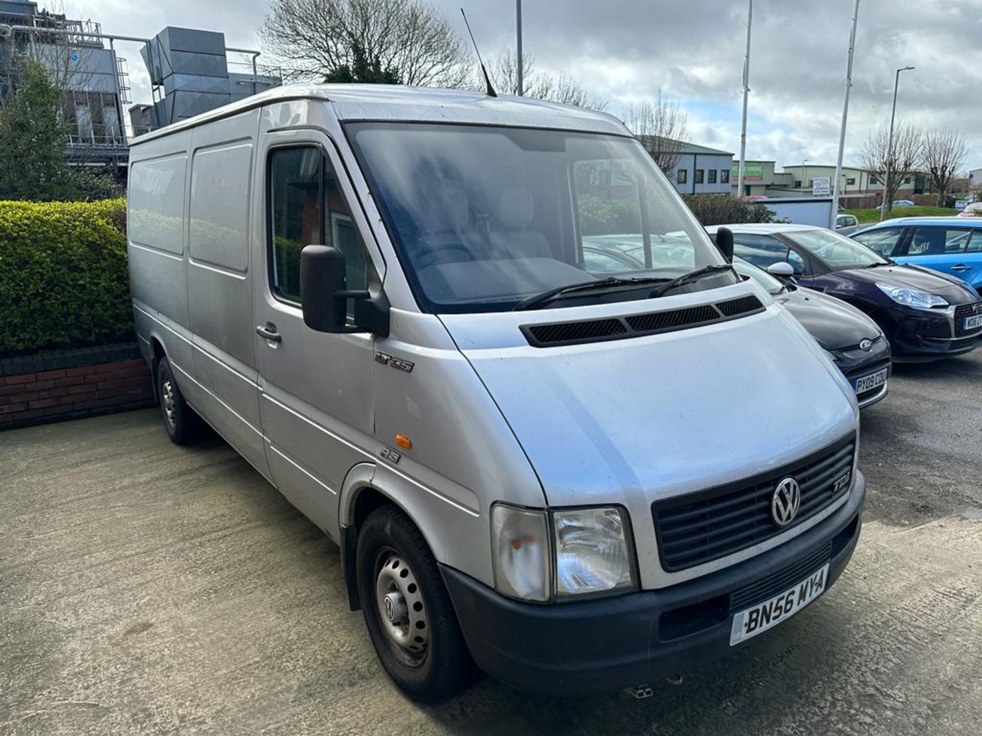 2006 56 VOLKSWAGEN LT35 VAN 2.5 TDI - 1 YEARS MOT - STARTS & DRIVES