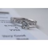 1.00CT VVS2 / G SOLITAIRE DIAMOND WITH DIAMOND SHOULDERS - RING WITH CERTIFICATE