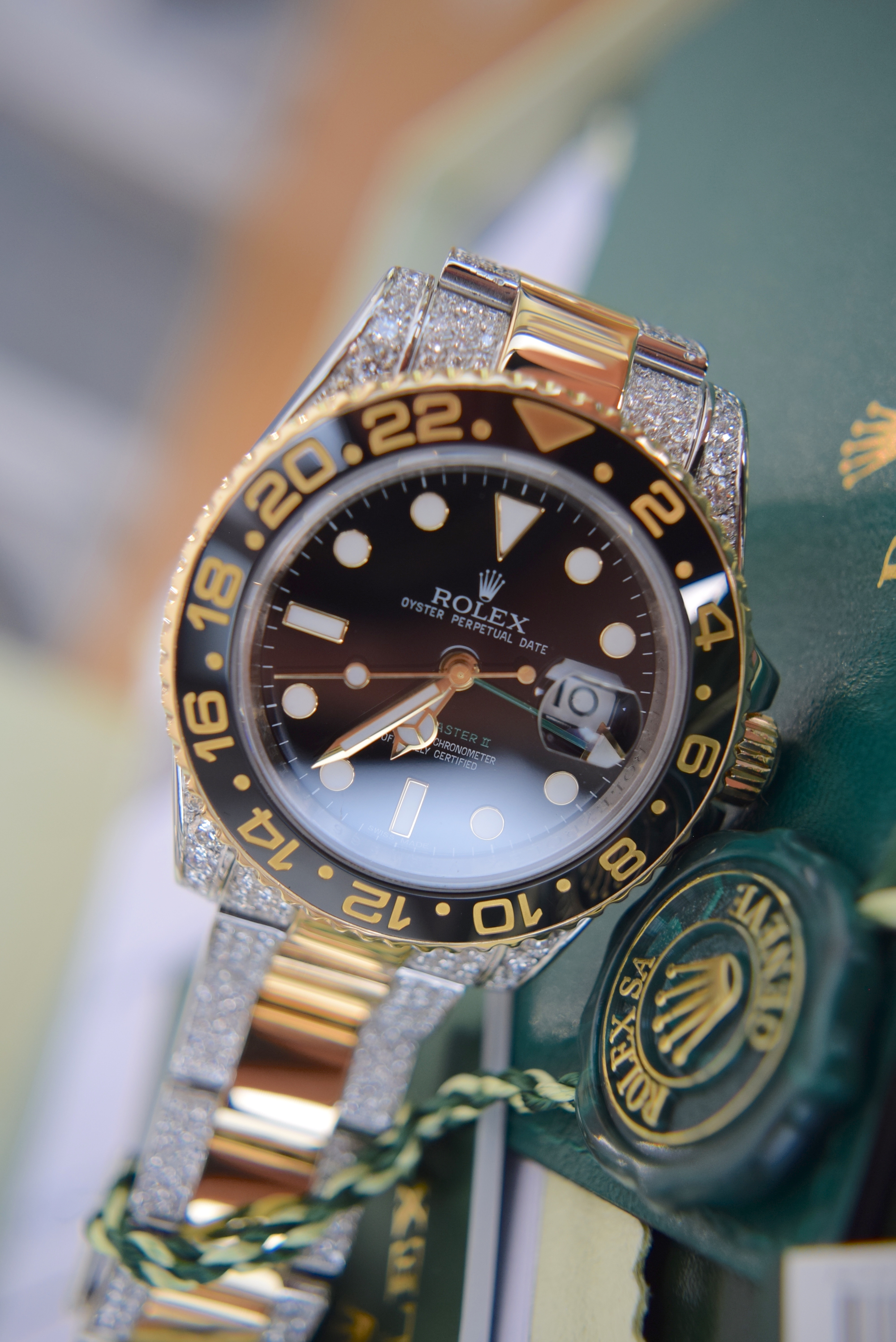 DIAMOND-SET ROLEX GMT MASTER II REF. 116713LN - STEEL & 18K YELLOW GOLD (BOX & ACCESSORIES ETC) - Image 11 of 28