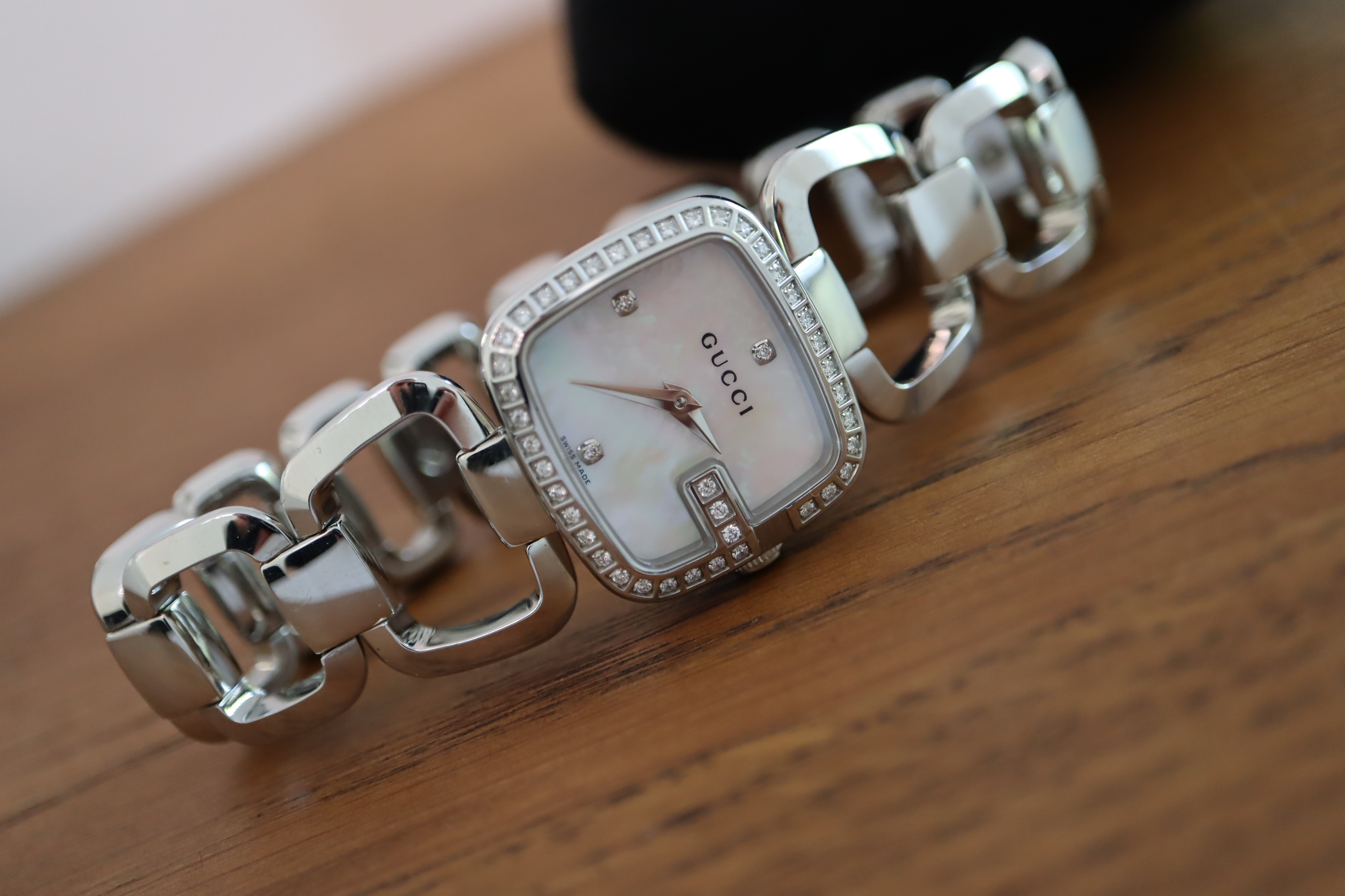 GUCCI WATCH (REF. 125.5) - MOTHER OF PEARL DIAMOND DIAL
