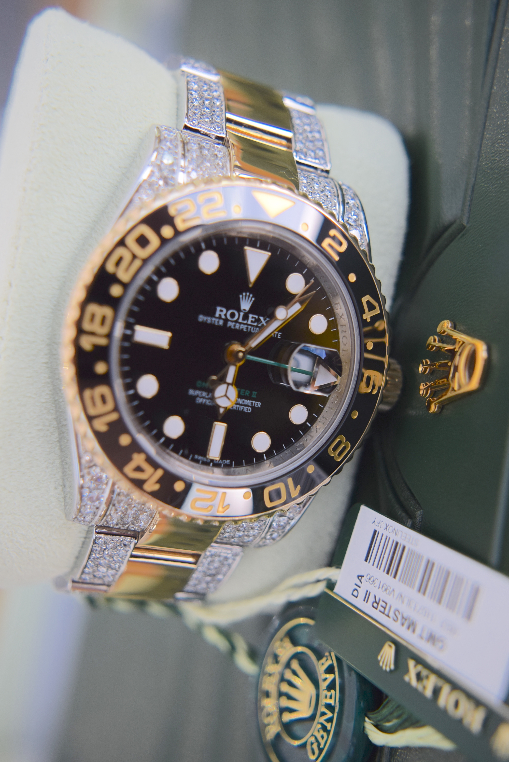 DIAMOND-SET ROLEX GMT MASTER II REF. 116713LN - STEEL & 18K YELLOW GOLD (BOX & ACCESSORIES ETC)