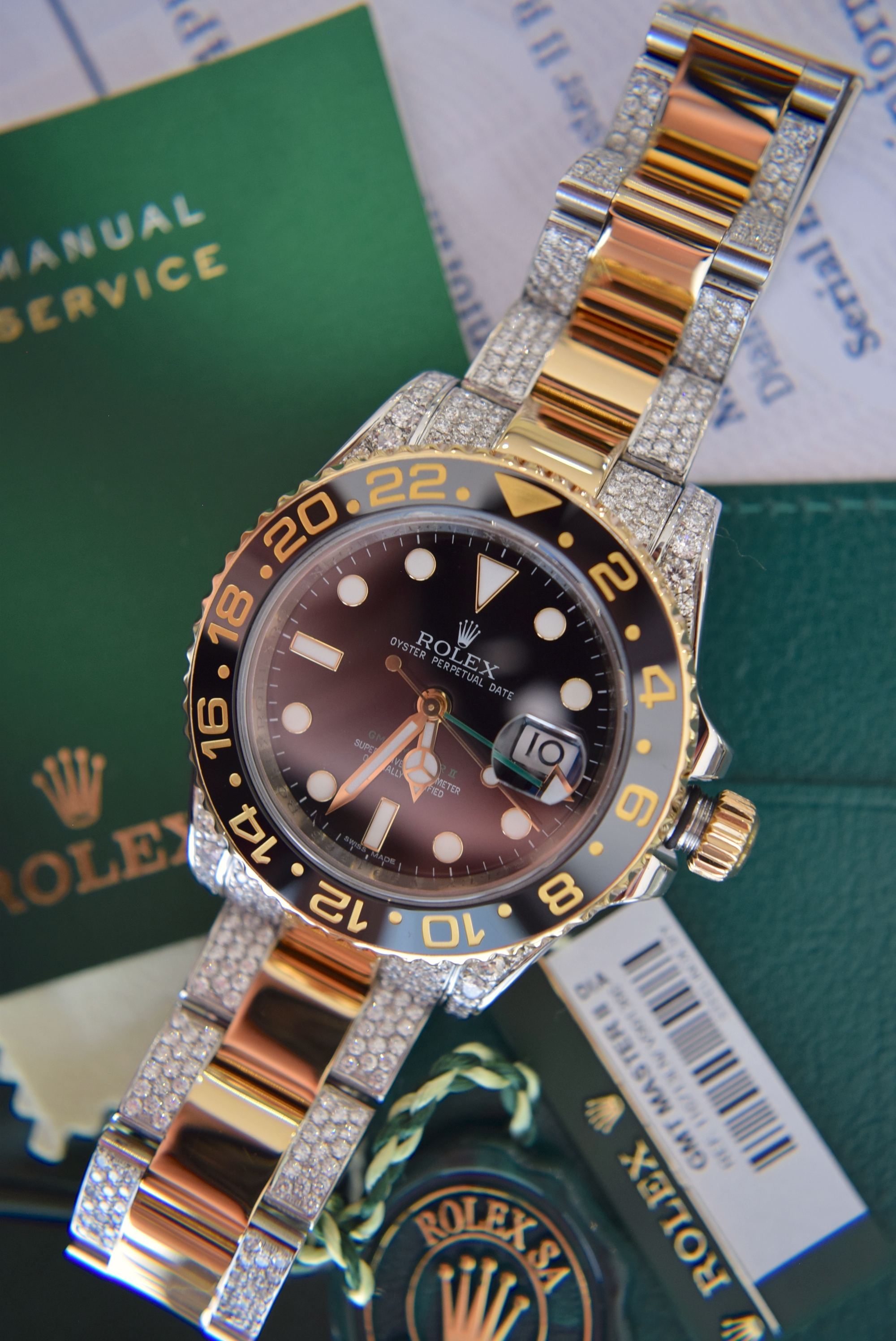 DIAMOND-SET ROLEX GMT MASTER II REF. 116713LN - STEEL & 18K YELLOW GOLD (BOX & ACCESSORIES ETC) - Image 2 of 28