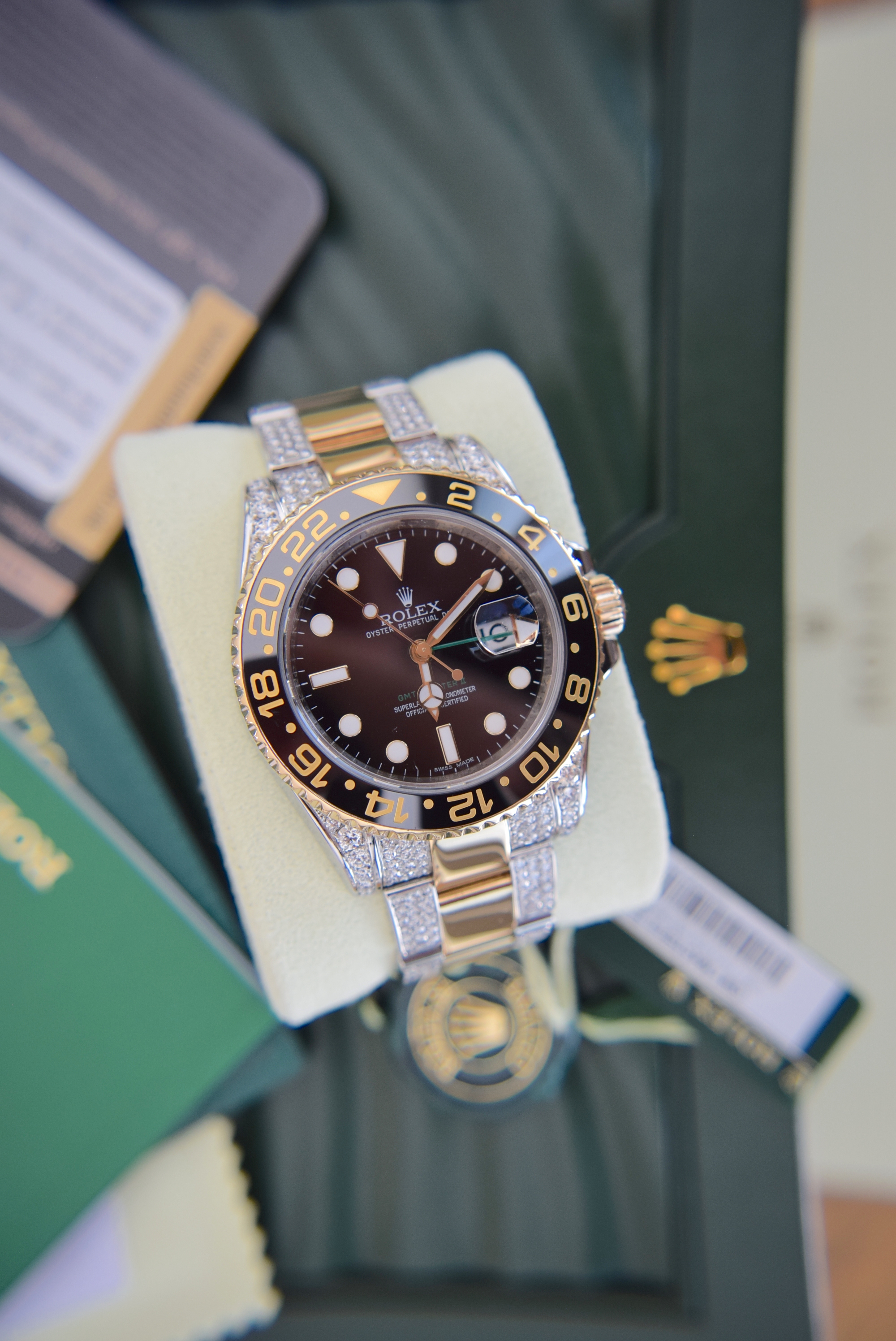 DIAMOND-SET ROLEX GMT MASTER II REF. 116713LN - STEEL & 18K YELLOW GOLD (BOX & ACCESSORIES ETC) - Image 23 of 28