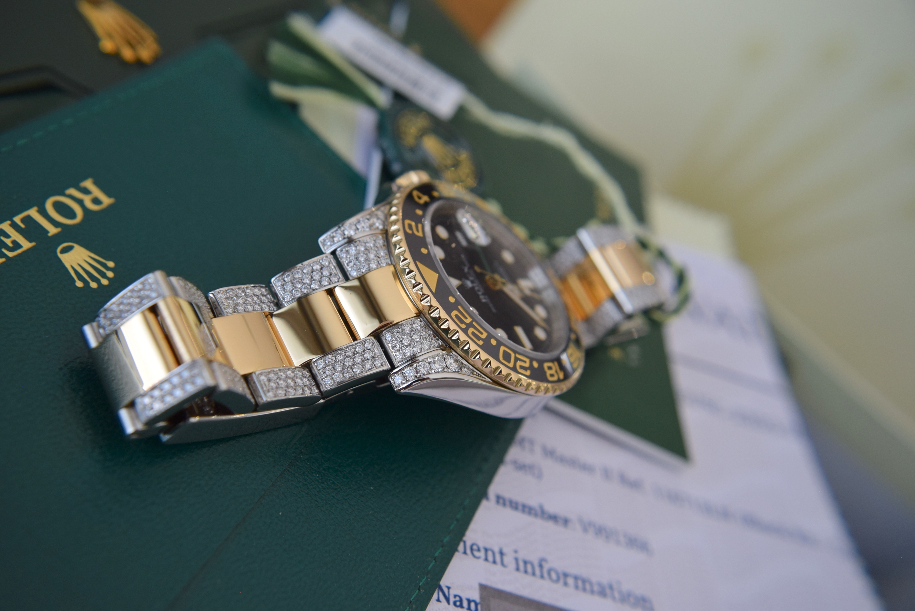 DIAMOND-SET ROLEX GMT MASTER II REF. 116713LN - STEEL & 18K YELLOW GOLD (BOX & ACCESSORIES ETC) - Image 7 of 28