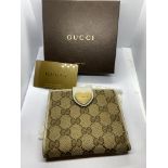 VINTAGE GUCCI GG LOGO HEART PURSE WITH BOX ETC