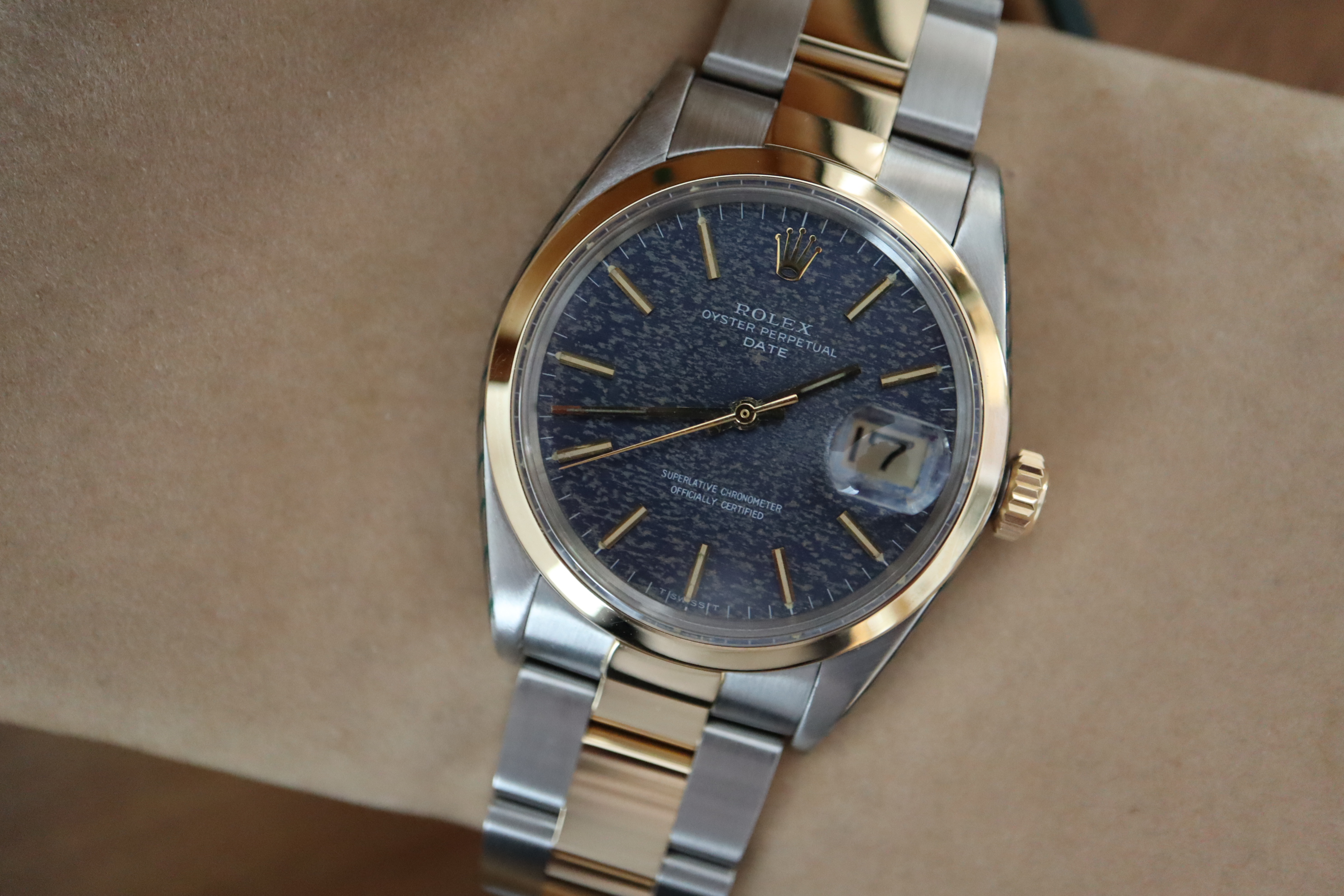 ROLEX MENS OYSTER PERPETUAL DATE (REF.1500) - 18K GOLD & STEEL 'BLUE JEANS' DIAL - Image 5 of 14