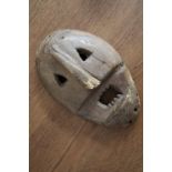 TRIBAL MASK / CARVING - CENTRAL AFRICAN