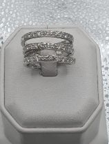 ** 1.55CT DIAMOND RING (ROUND BRILLIANT CUT DIAMONDS) SET IN WHITE GOLD