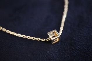 18K GOLD GUCCI BRACELET WITH FIXED GUCCI CUBE CHARM