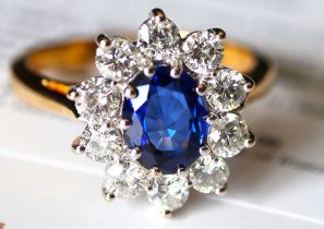 STUNNING 2.50CT ROYAL BLUE SAPPHIRE & DIAMOND 18K GOLD OVAL HALO RING (CERTIFICATED & BOXED)