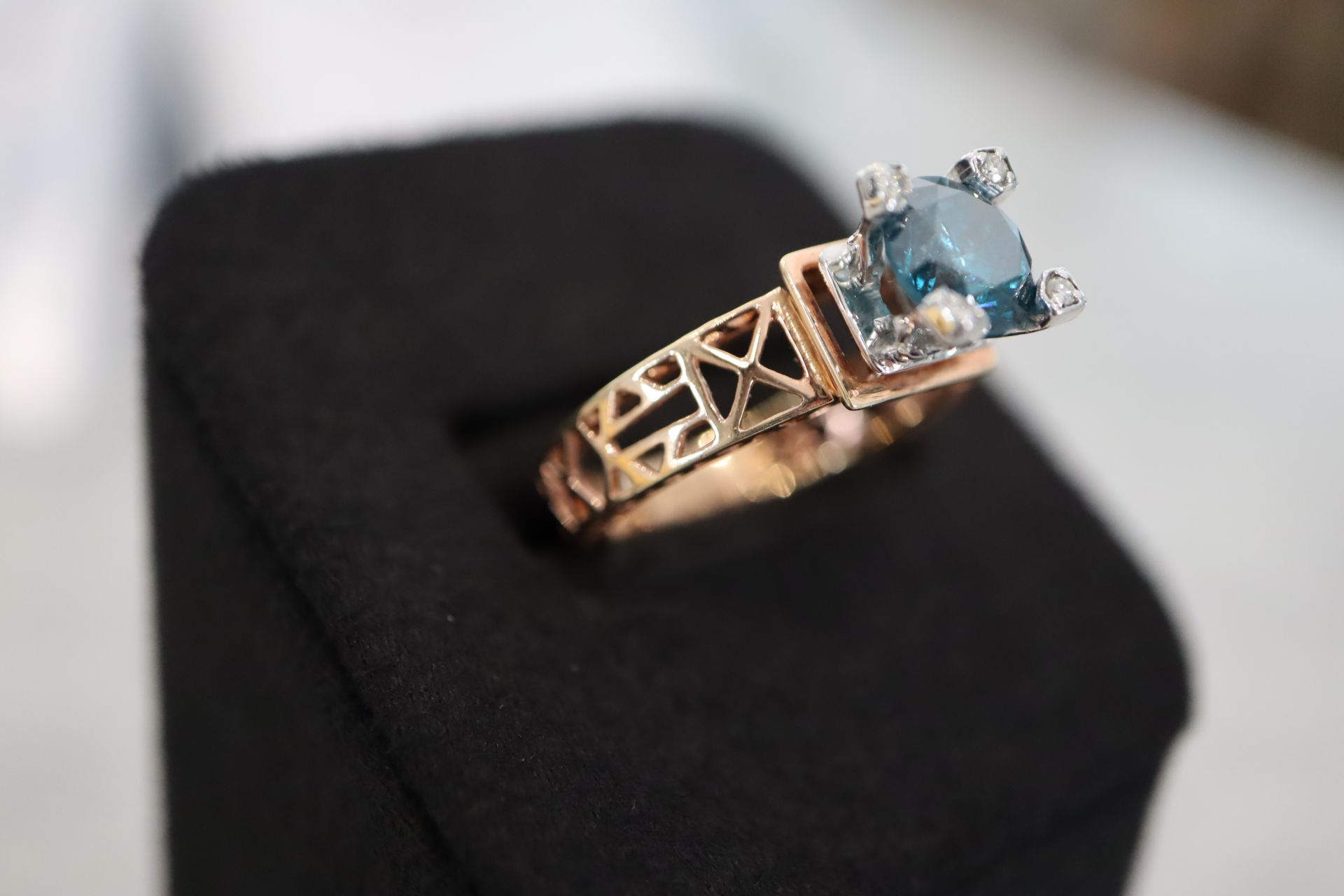 BLUE DIAMOND RING - 14K ROSE GOLD (UK SIZE - M) - Image 2 of 3