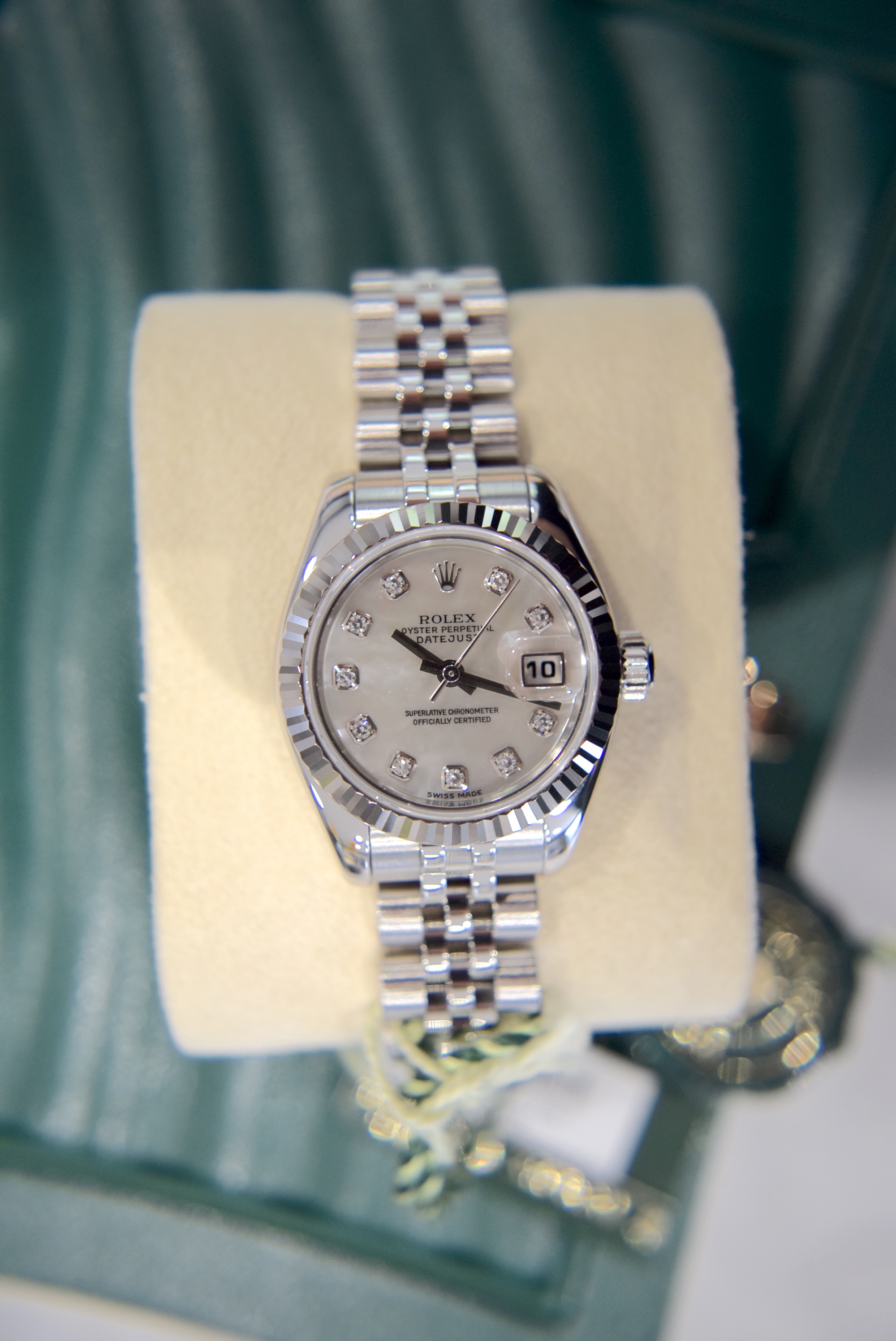 ROLEX DATEJUST REF. 179174 *FULL SET* FACTORY *RARE* WHITE/ SILVER PEARL DIAMOND DIAL - Image 9 of 33