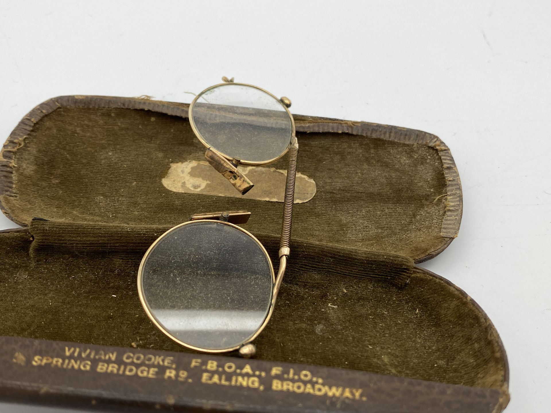 ANTIQUE 10CT GOLD SPECTACLES (GLASSES) WITH METAL CASE - Image 3 of 7