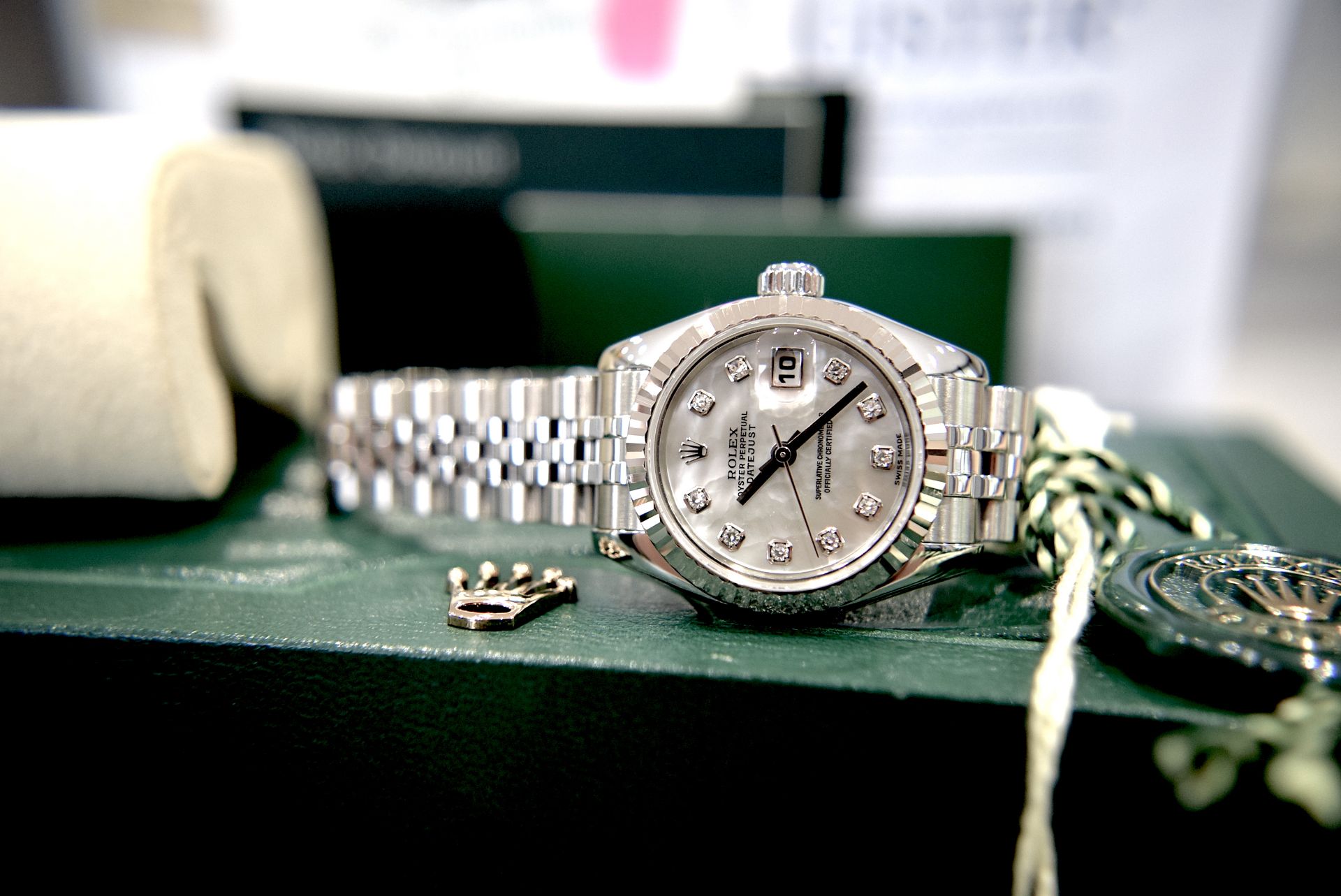 ROLEX DATEJUST REF. 179174 *FULL SET* FACTORY *RARE* WHITE/ SILVER PEARL DIAMOND DIAL - Image 41 of 41