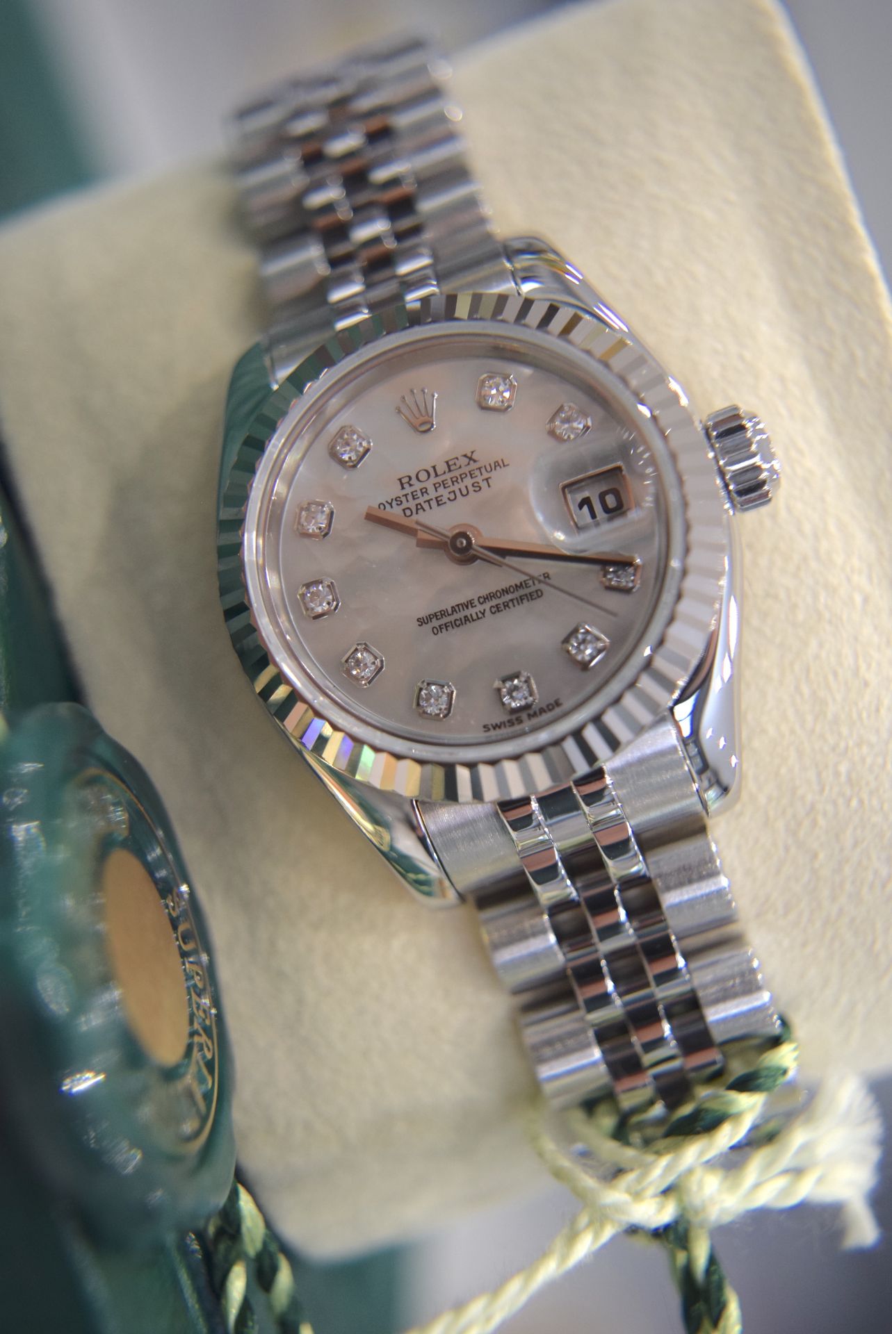 ROLEX DATEJUST REF. 179174 *FULL SET* FACTORY *RARE* WHITE/ SILVER PEARL DIAMOND DIAL - Image 33 of 41