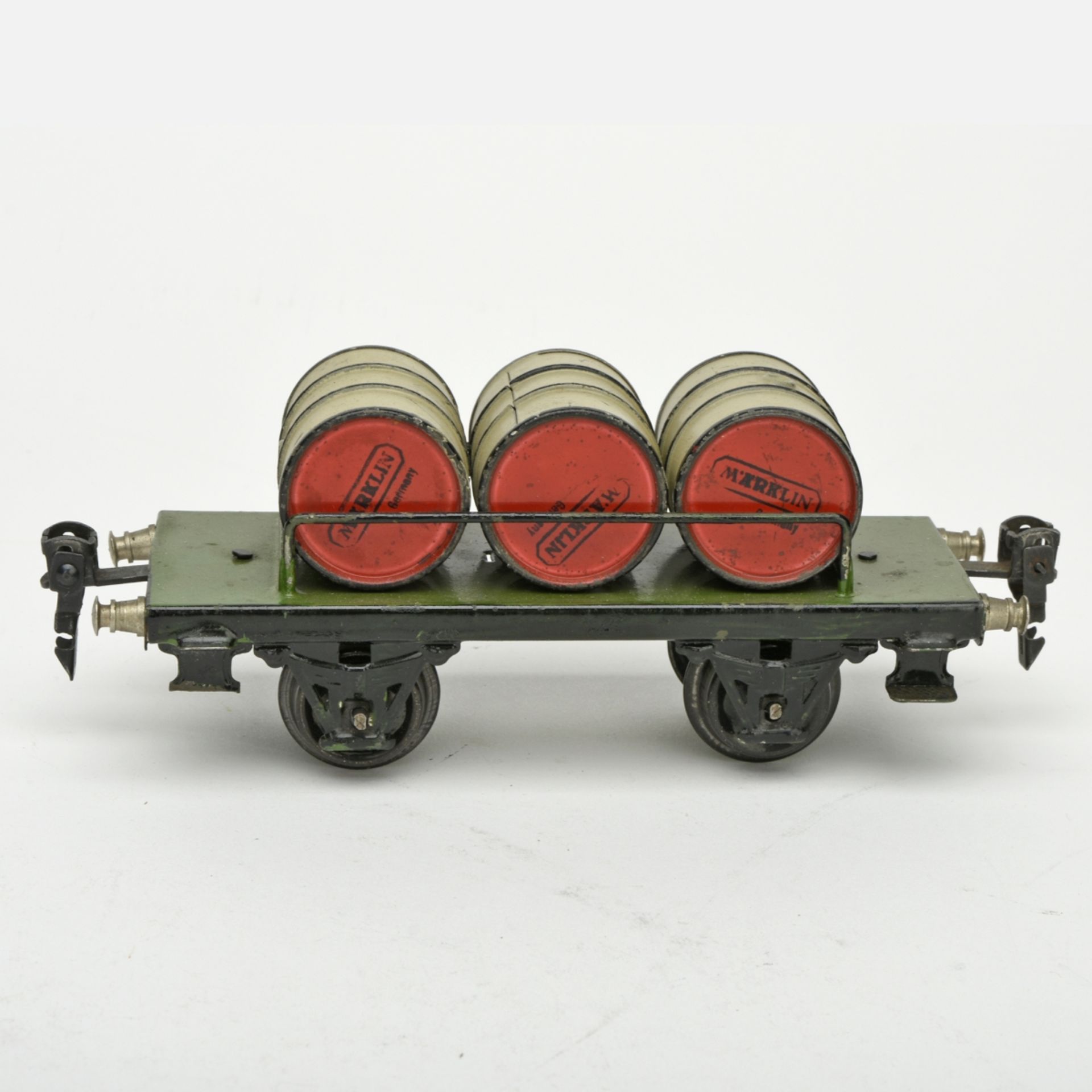 Plattformwagen mit Benzinfässern - Bild 2 aus 4