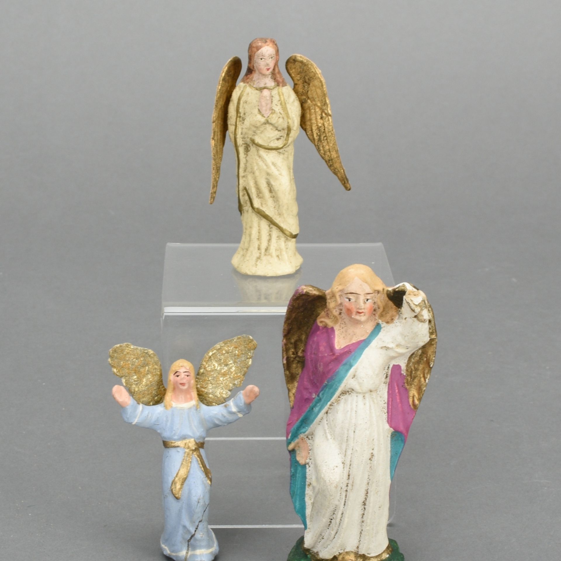 Drei Engelfiguren
