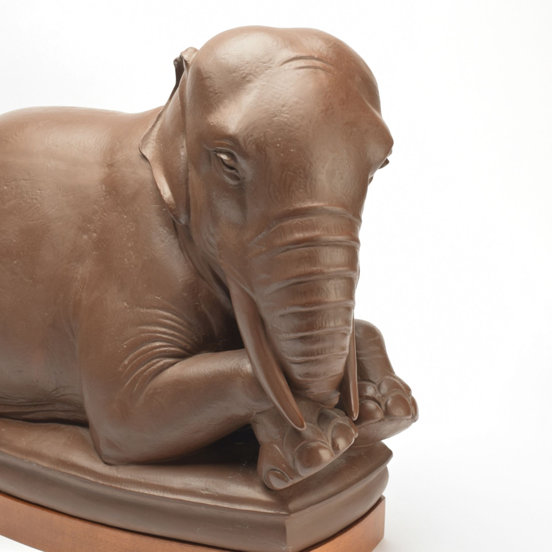 Große Böttgersteinzeug-Tierfigur Elefant - Bild 4 aus 11
