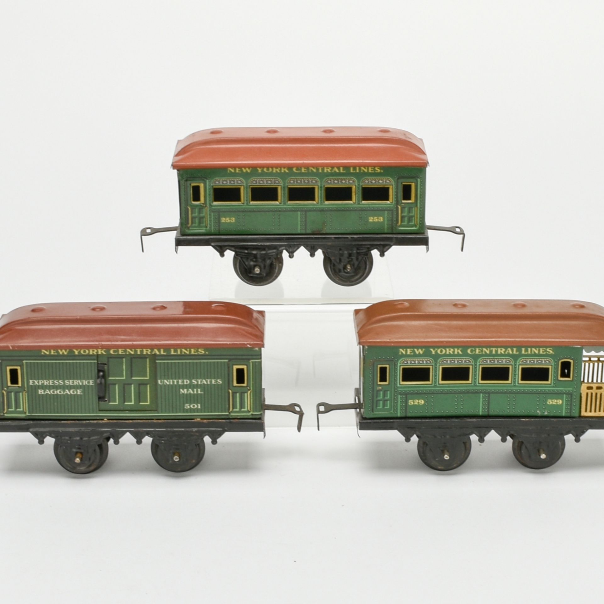 Drei Eisenbahnwaggons