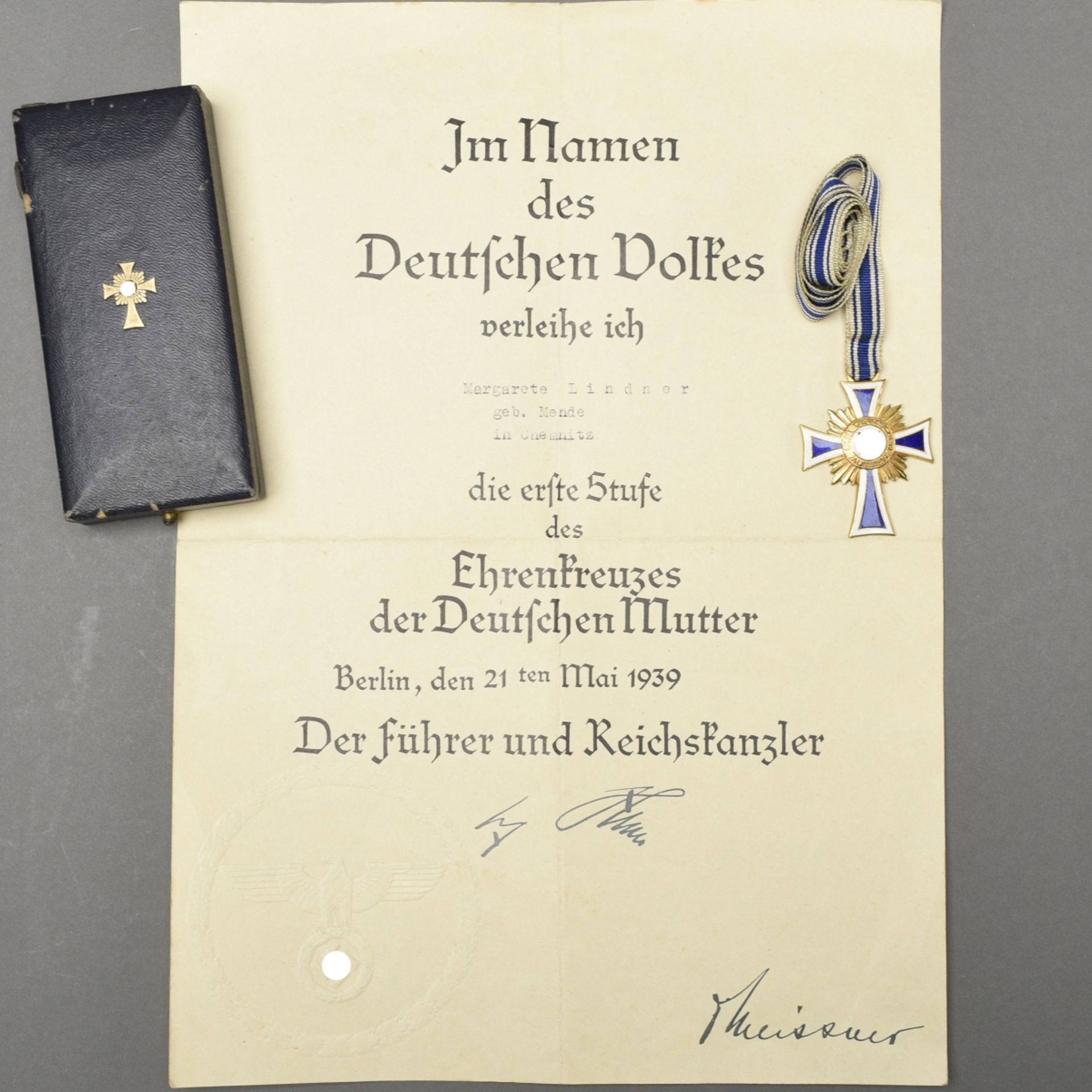 Mutterkreuz mit Verleihungsurkunde - Image 3 of 5