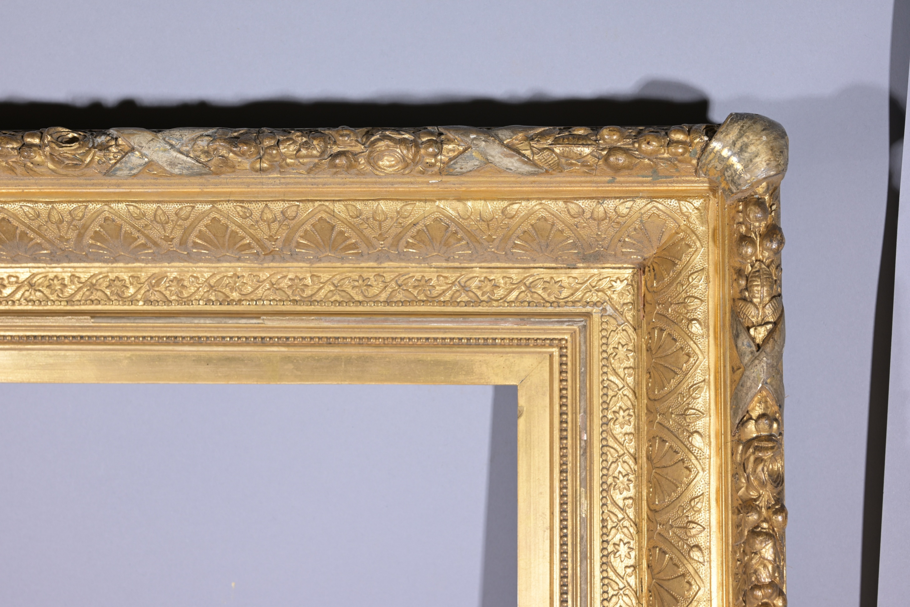 American 1880's Gilt Frame - 30.5 x 25 - Image 4 of 7