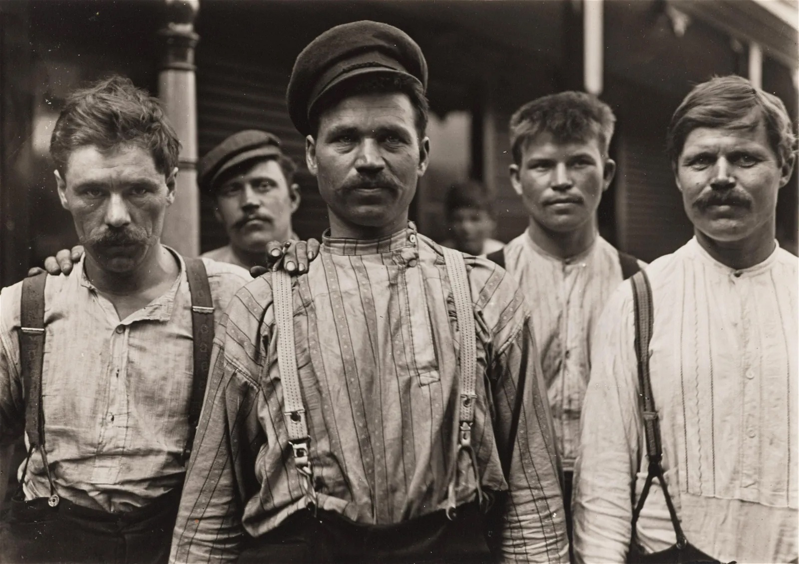 (7) Lewis Wickes Hine (1874-1940) Photographs - Image 3 of 15